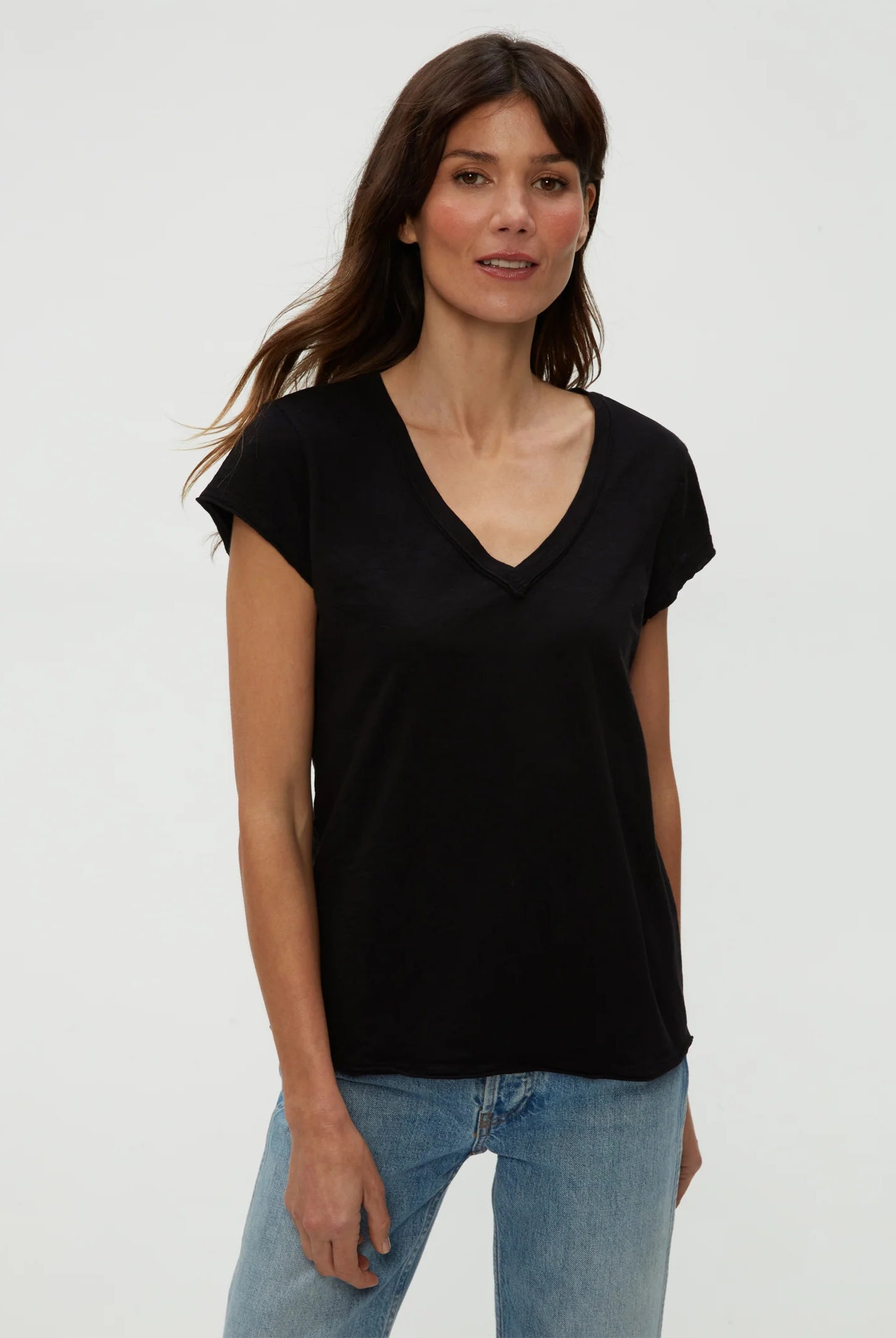 Baxter V Neck Tee - Black by Michael Stars | 25 South Boutiques