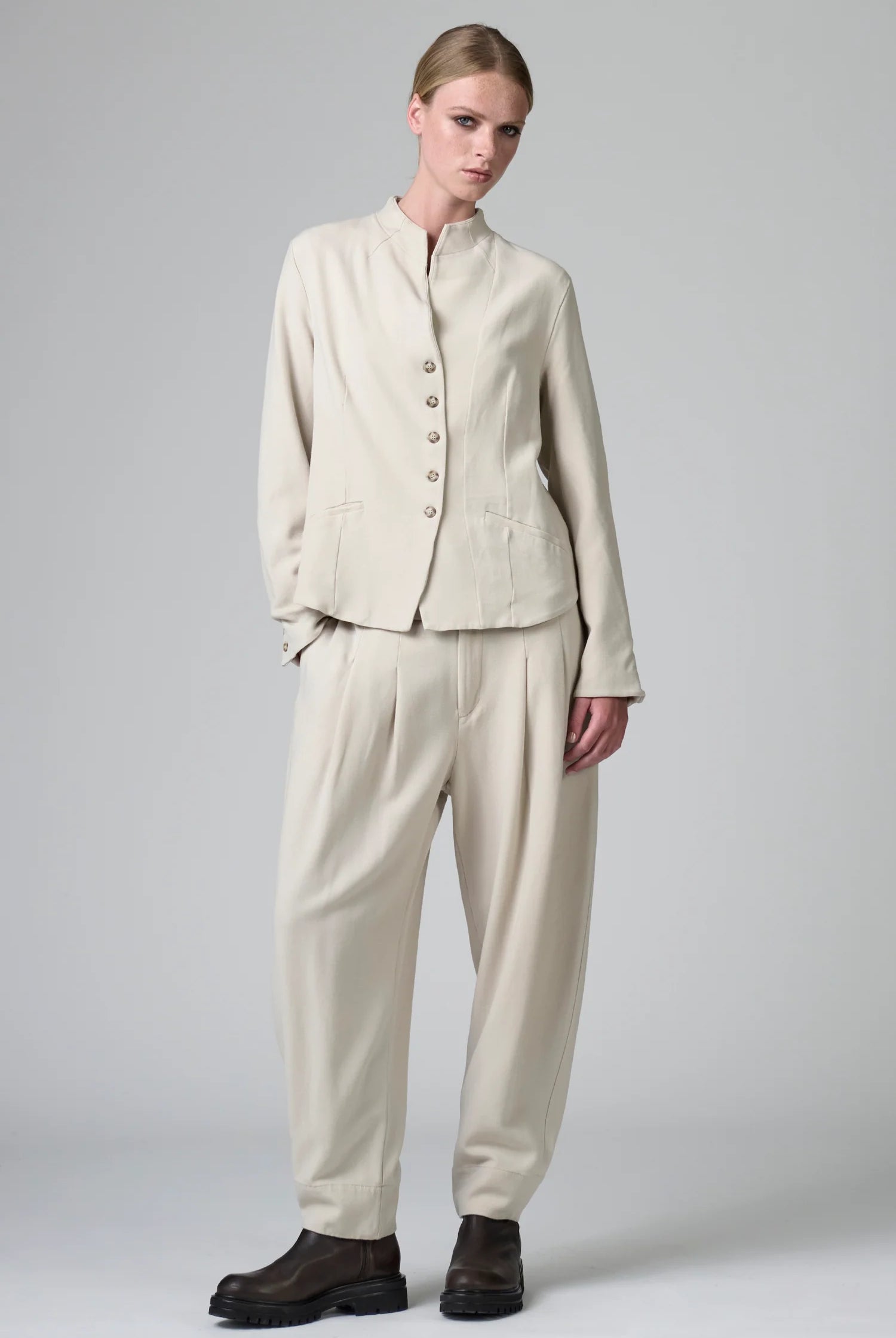 Stretch Wool Shaped Jacket - Chalk by Transit Par-Such — view 4