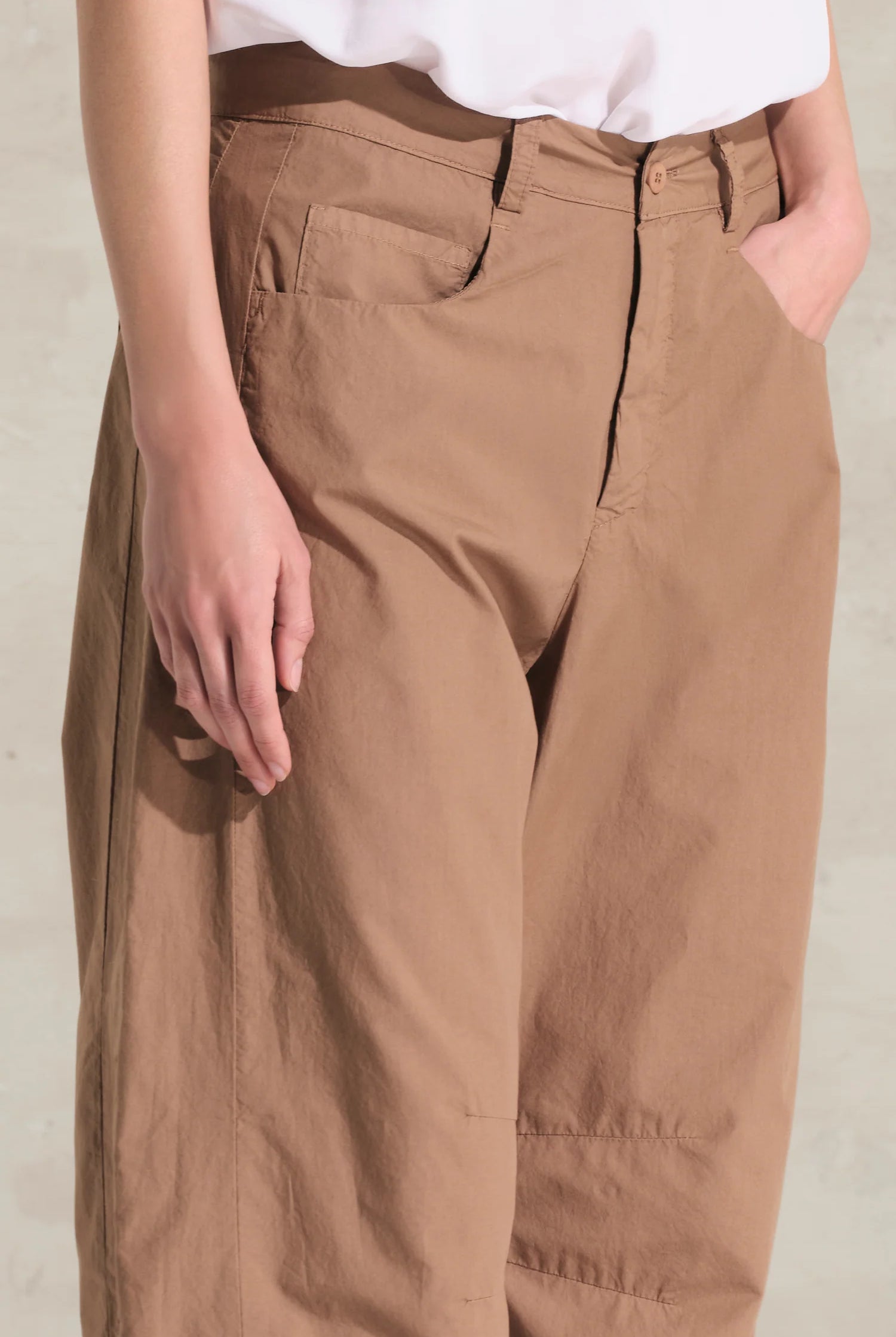Cotton 5-pocket Balloon Trousers - Nut by Transit Par-Such — view 5