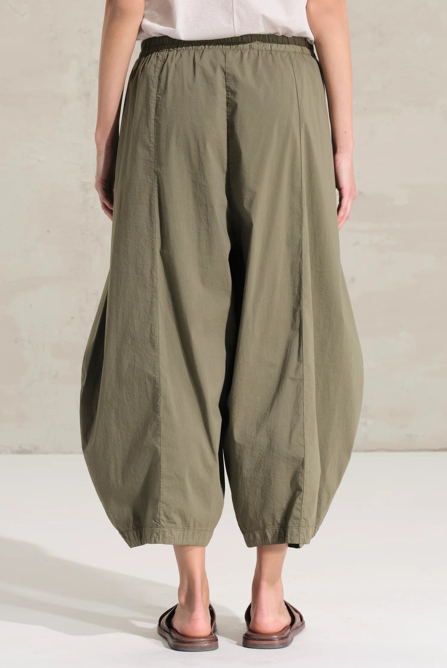 Bombeè-Shaped Trousers - Green by Transit Par-Such — view 4