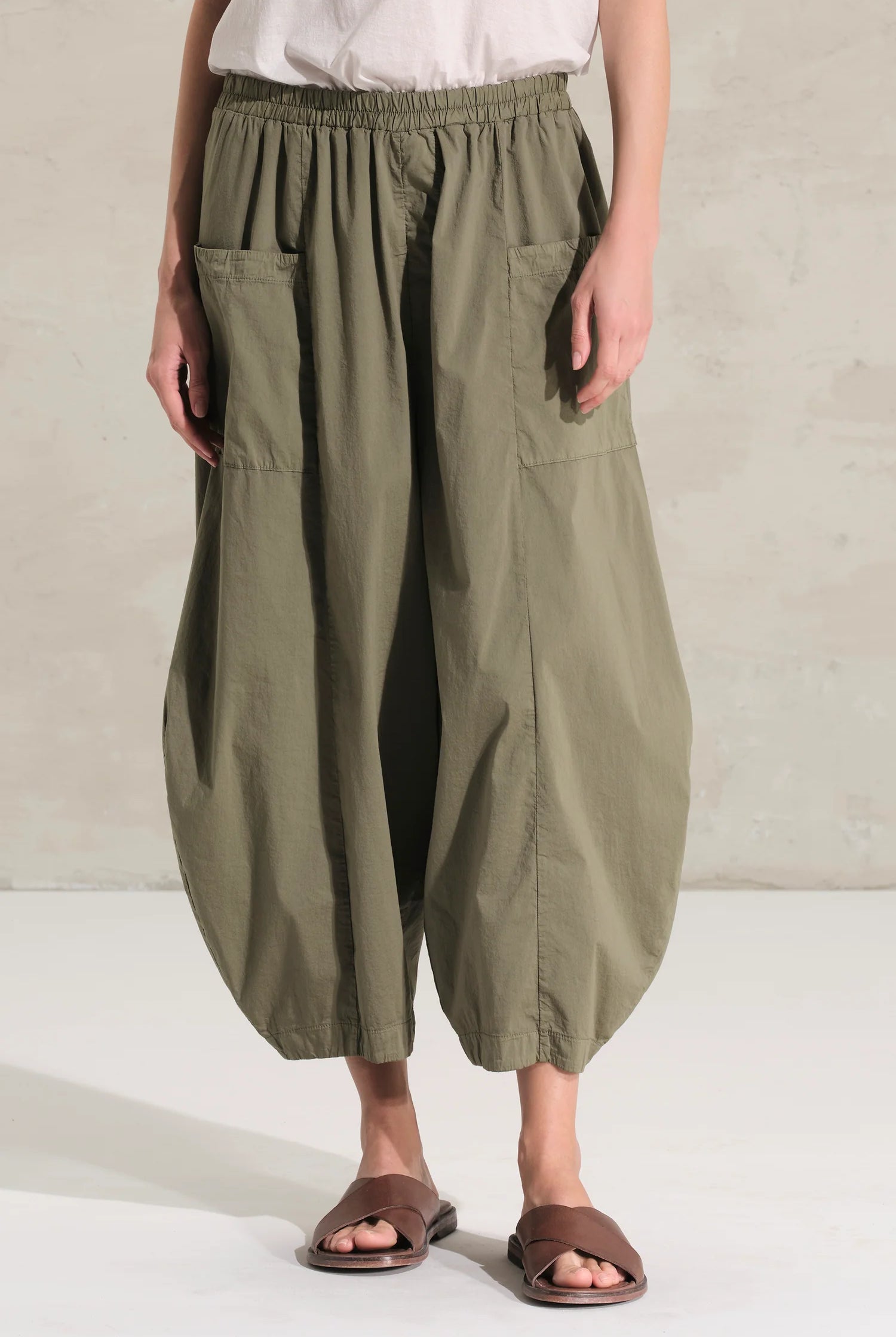 Bombeè-Shaped Trousers - Green by Transit Par-Such — alternate view