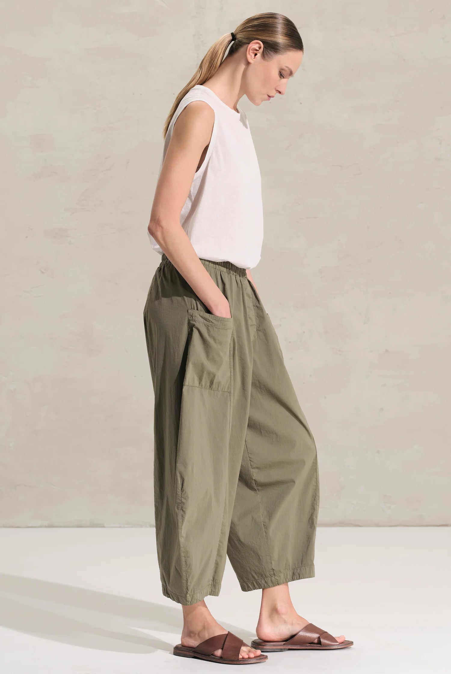 Bombeè-Shaped Trousers - Green by Transit Par-Such | 25 South Boutiques