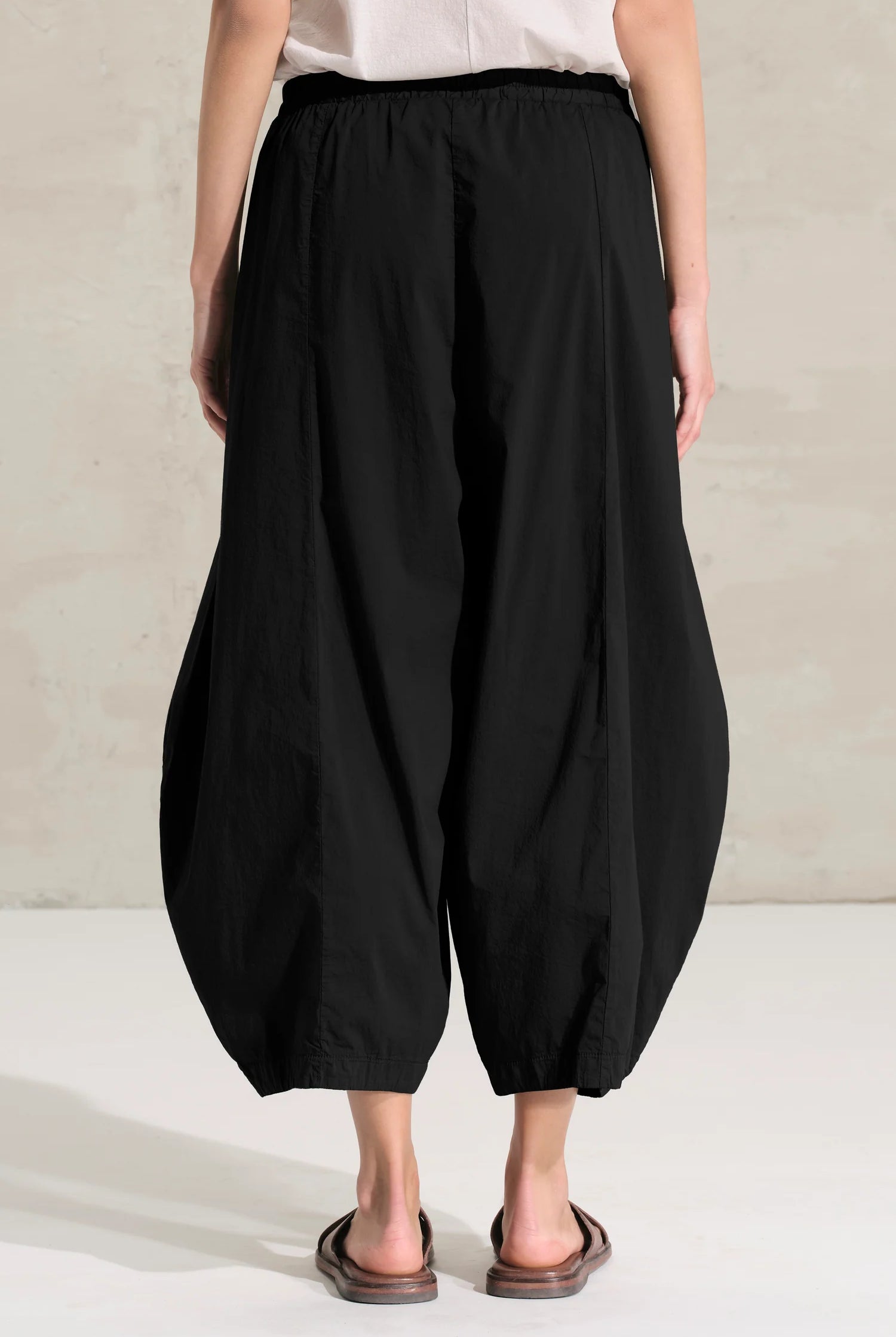 Bombeè-Shaped Trousers - Black by Transit Par-Such — view 3