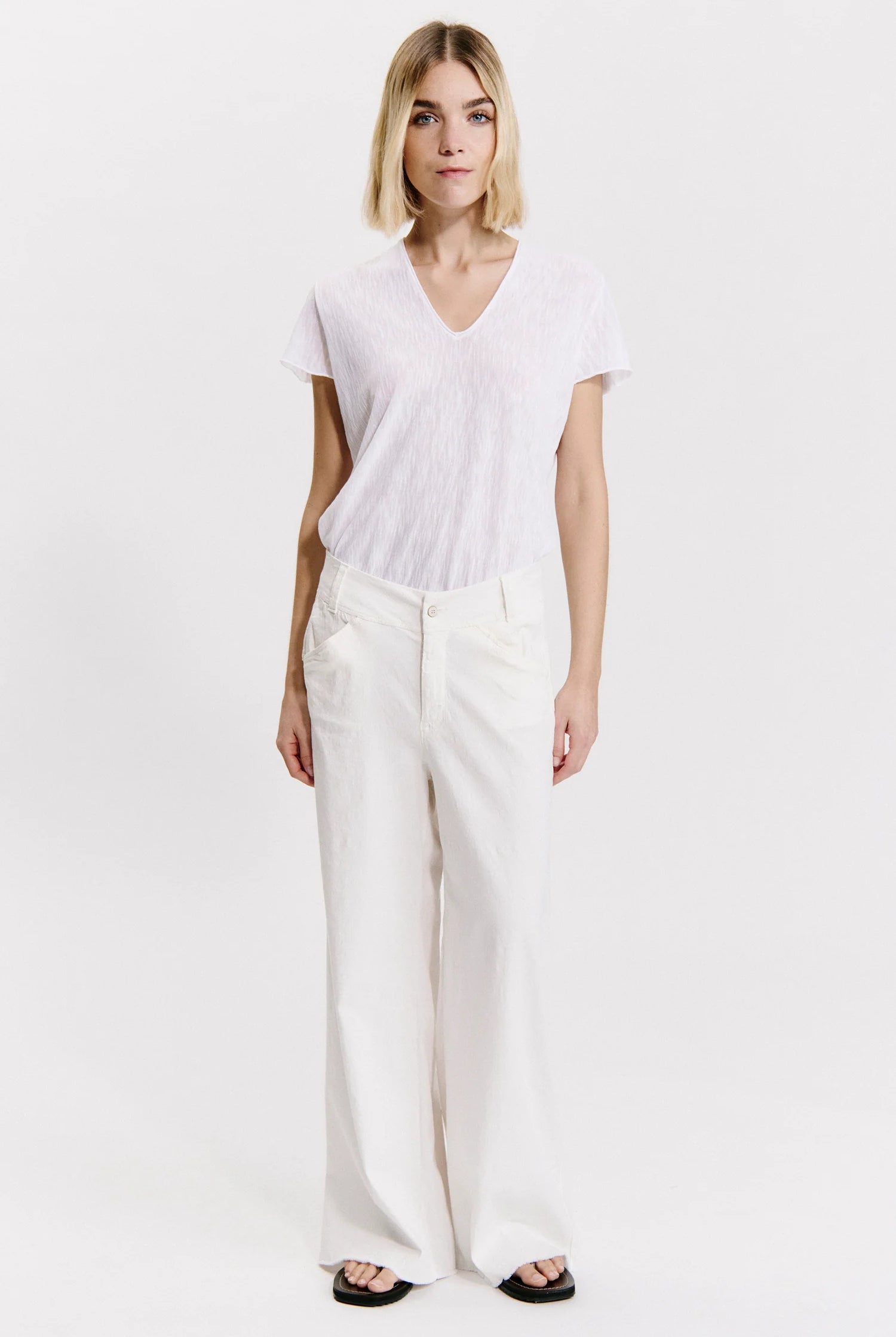 Wide Leg Frayed Bottom Trousers - Milk by Transit Par-Such — view 5