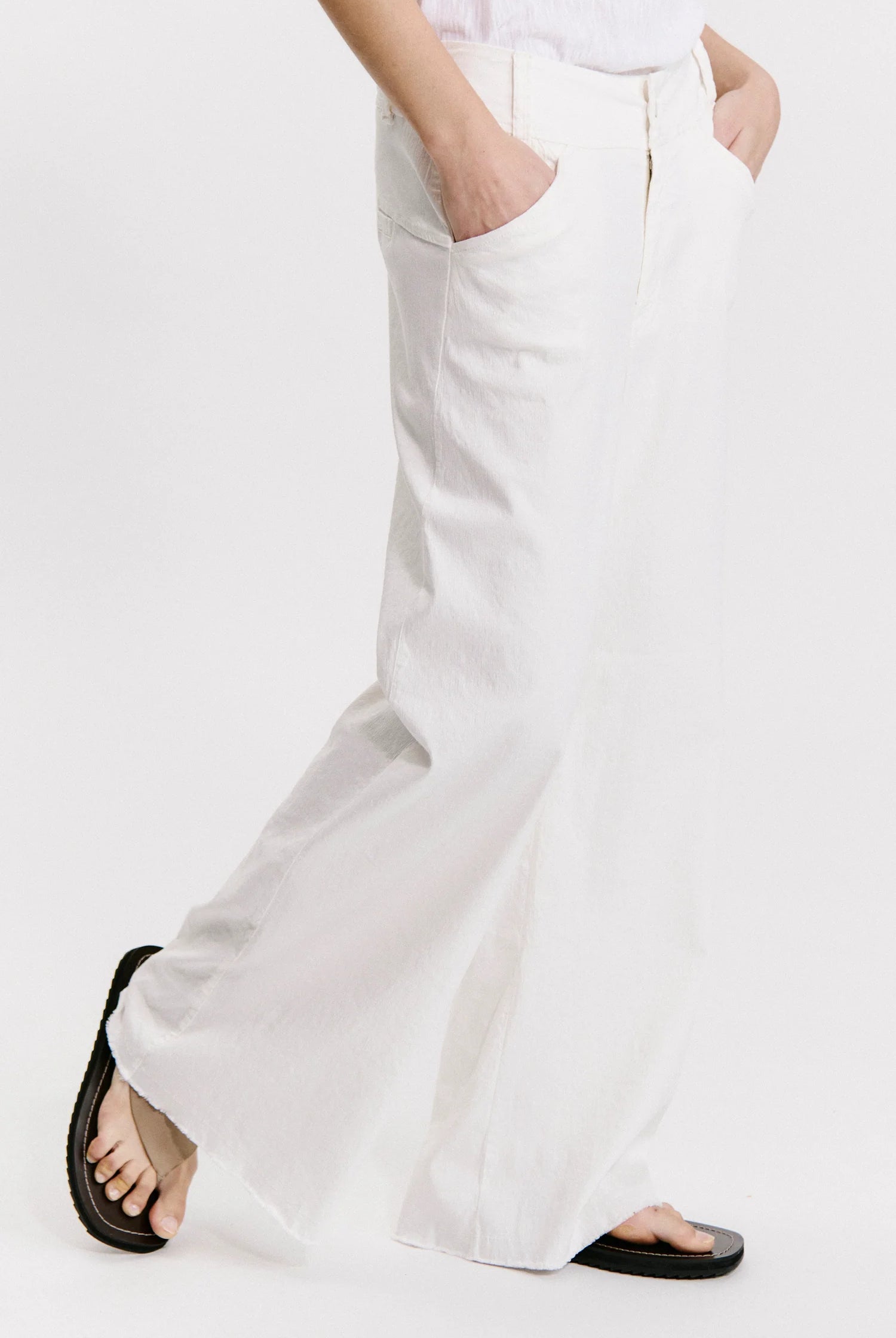 Wide Leg Frayed Bottom Trousers - Milk by Transit Par-Such — view 3