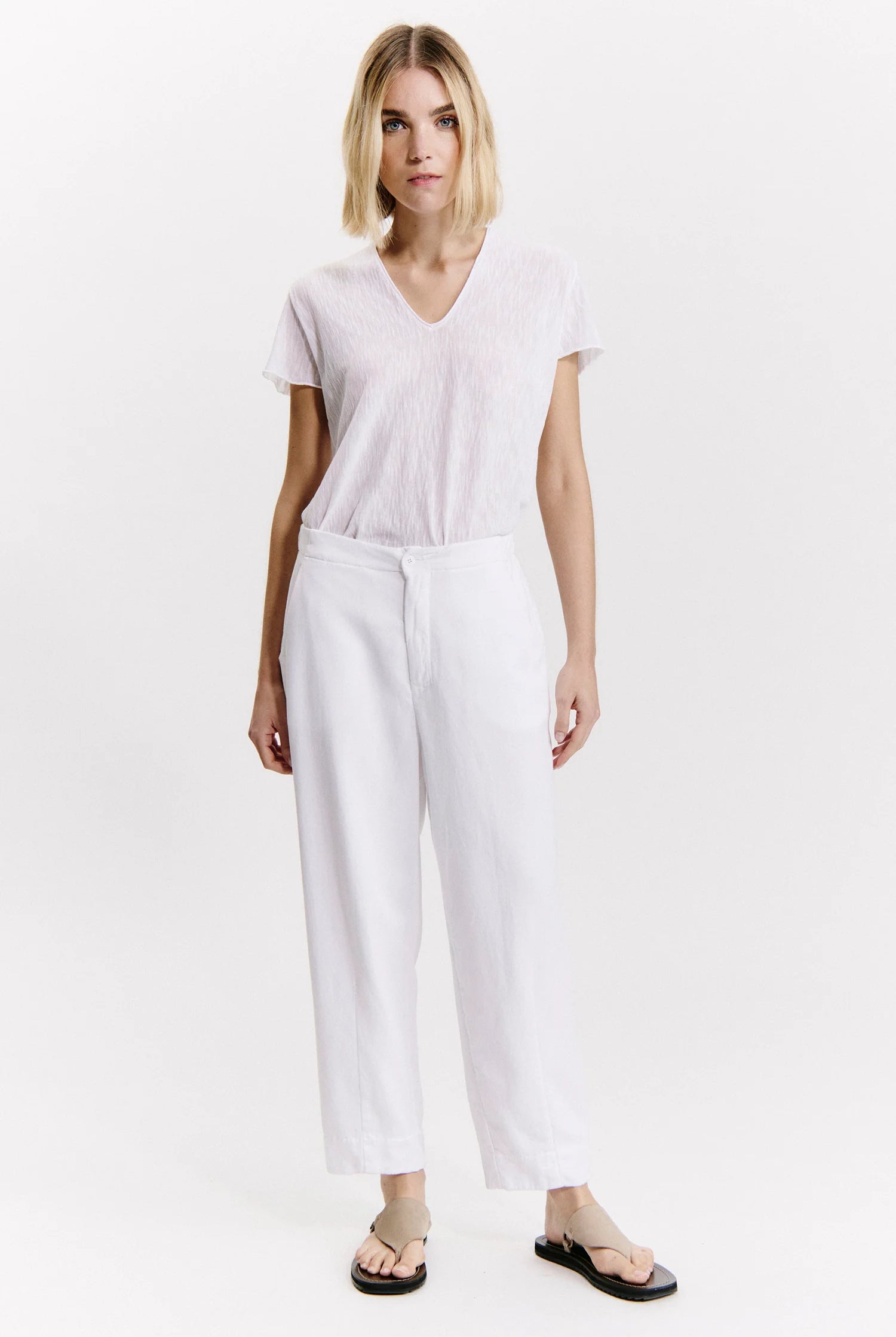 Loose Fit Patch Pockets Trousers - White by Transit Par-Such | 25 South Boutiques