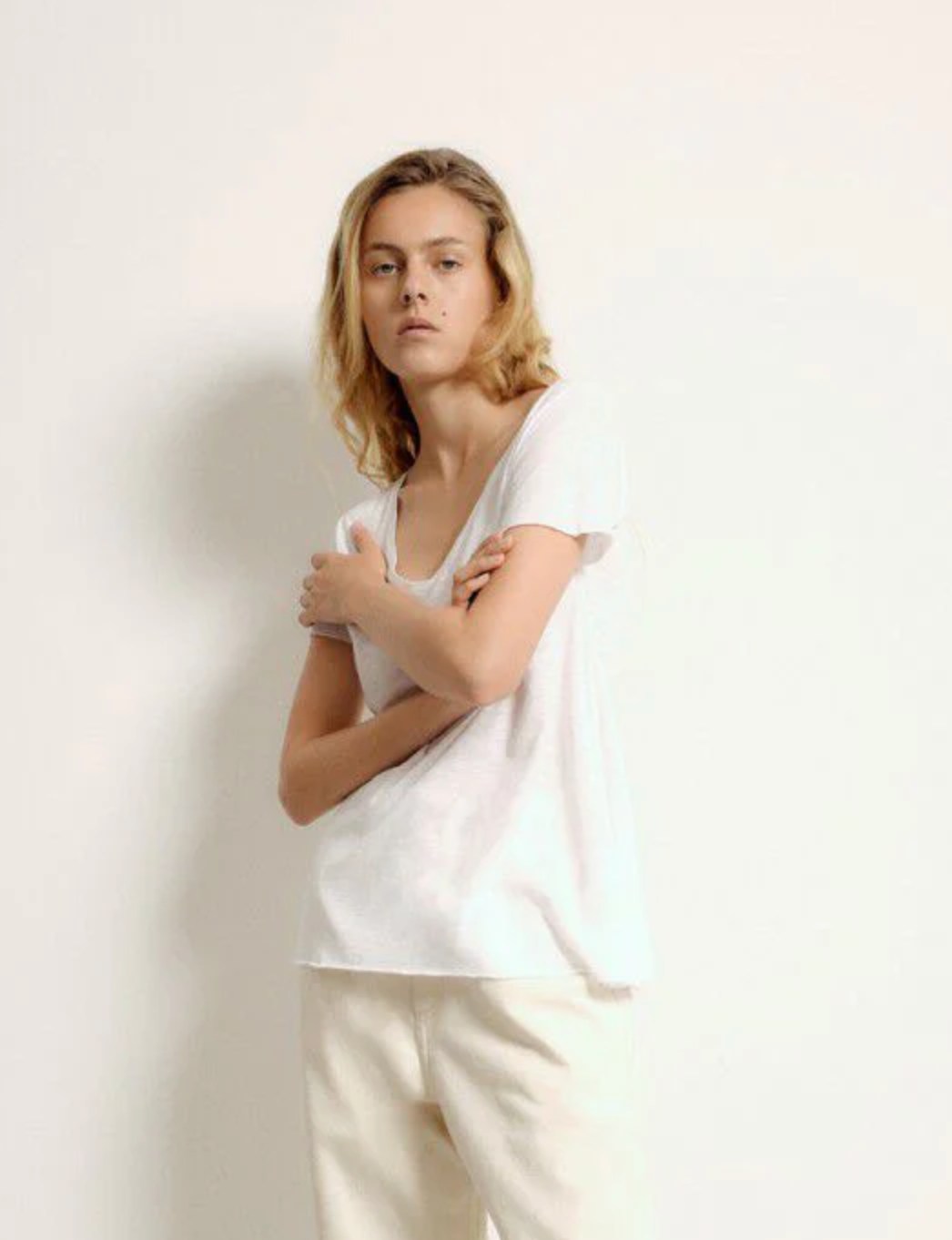 Jacksonville Soft V T-Shirt - Blanc by American Vintage | 25 South Boutiques
