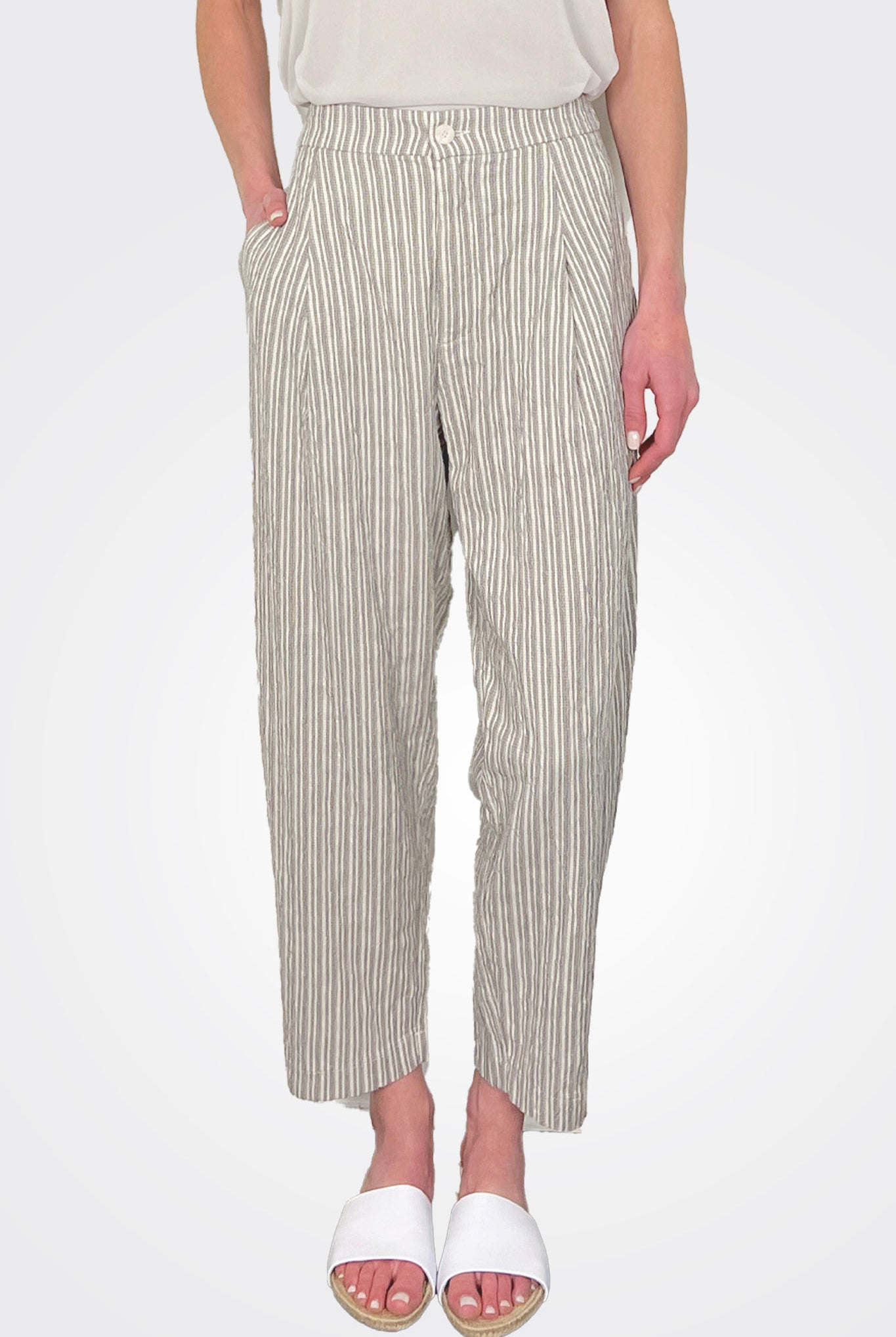 Comfort Crop Embossed Trousers - Grey by Transit Par-Such — alternate view