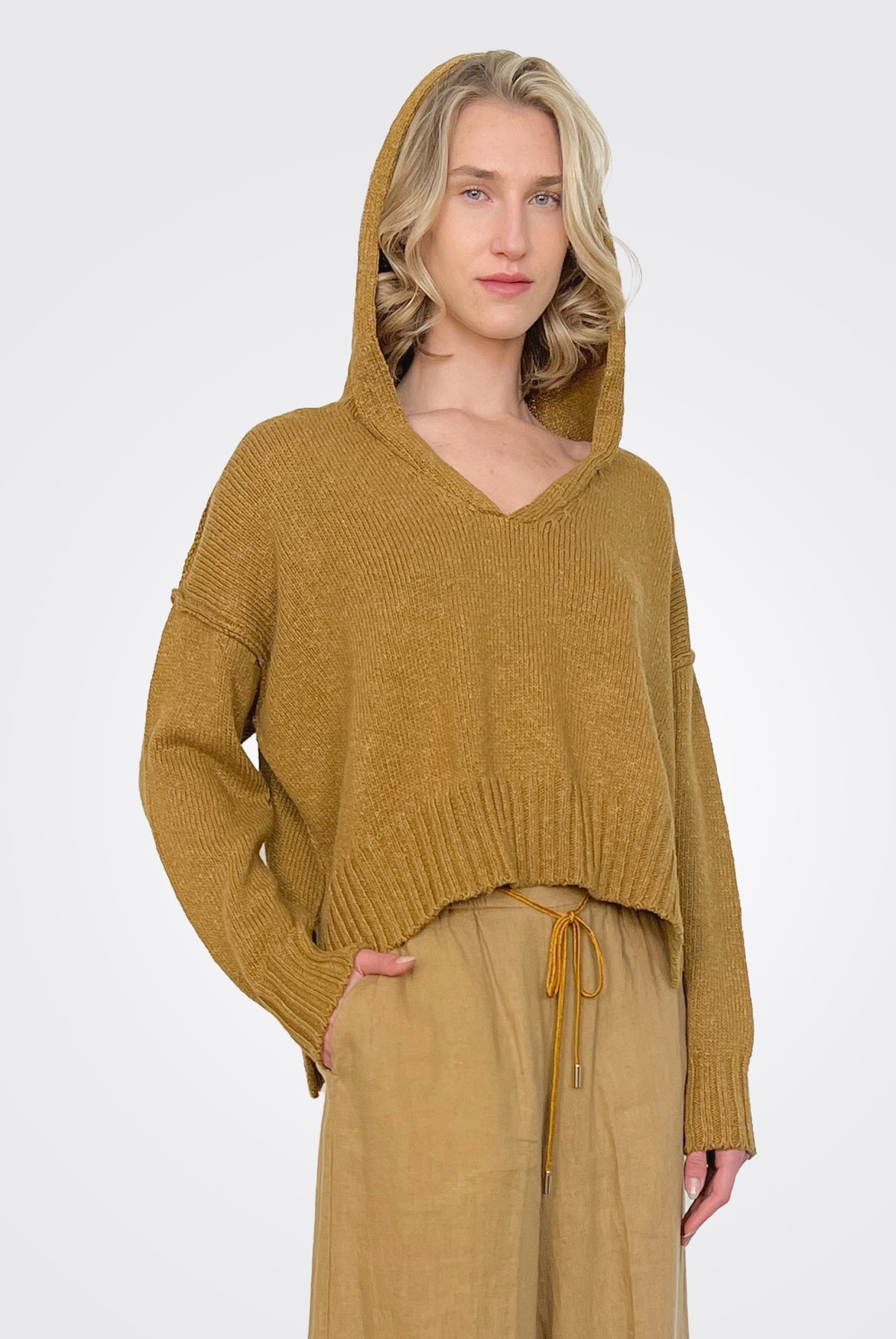 Calica Knitted Hoodie - Olio by Momonì — alternate view