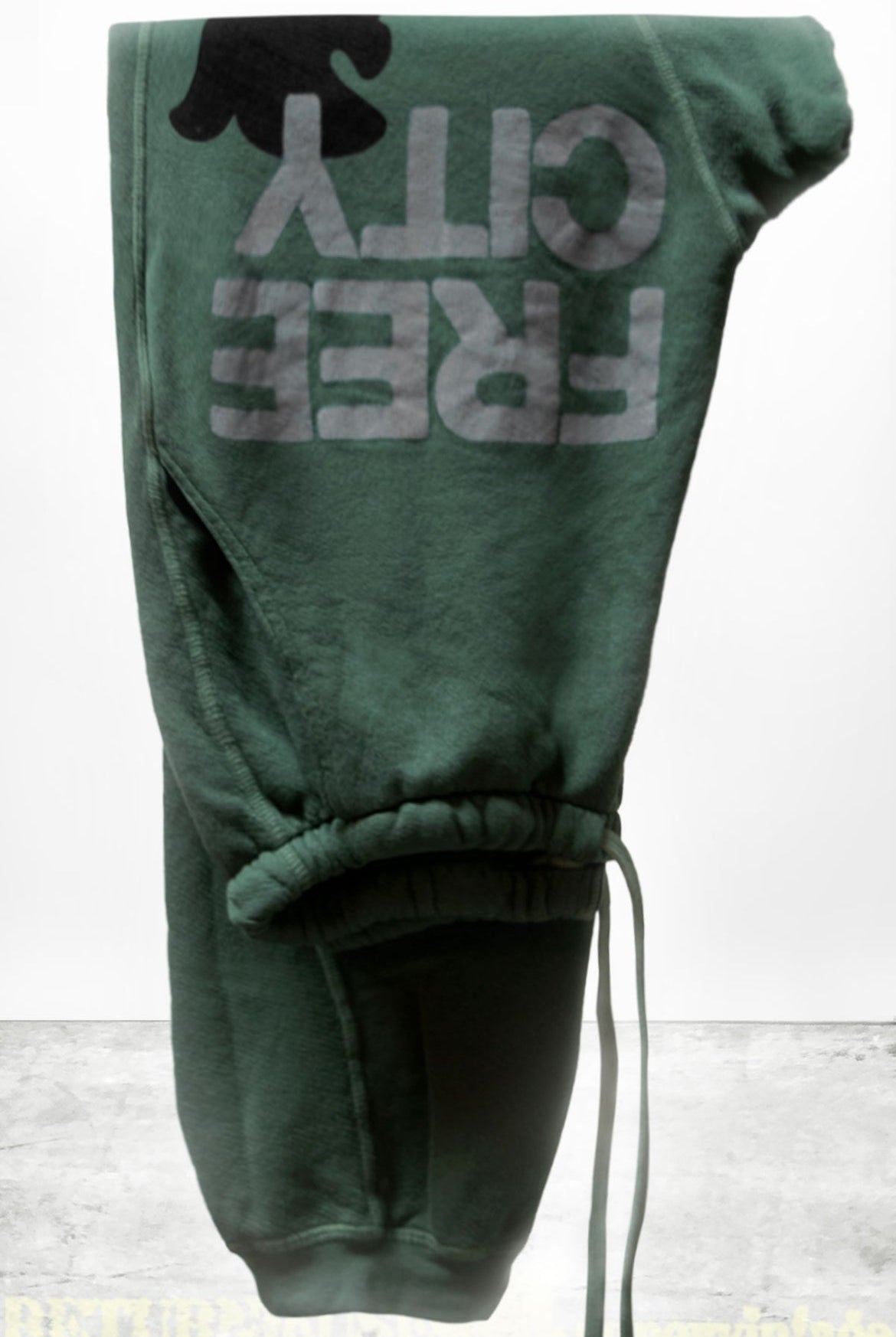 Superfluff Lux Pocket Sweatpant - Bush Jump by FreeCity | 25 South Boutiques