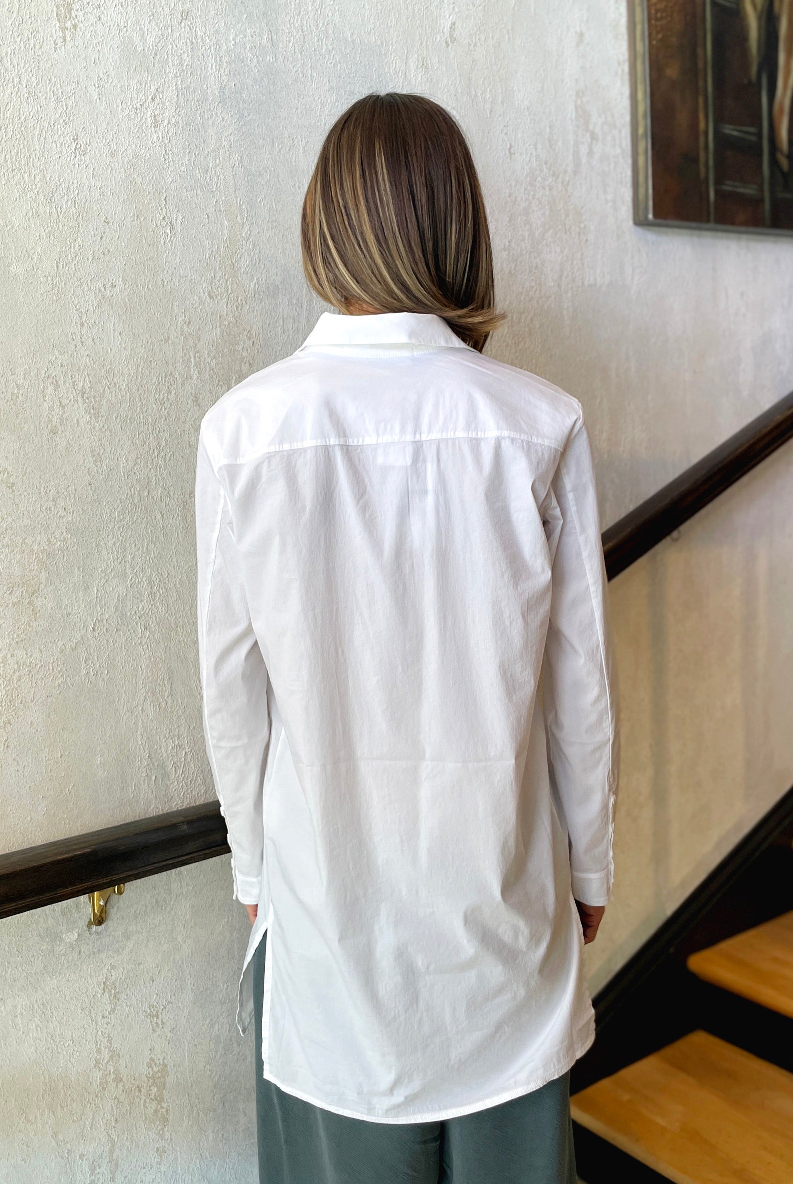 Comfort Fit Stretch Cotton Long Shirt w/ Side Vents - White by Transit Par-Such — alternate view