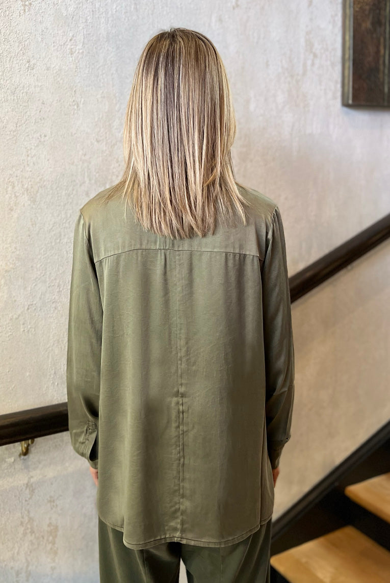 Stretch Satin Silk Shirt - Green by Transit Par-Such — alternate view
