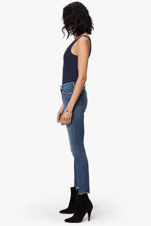 The Looker Ankle Fray Denim - Gutterpunk by MOTHER — alternate view