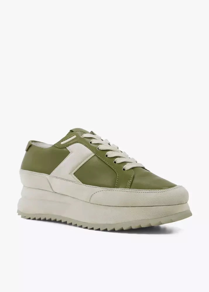 Pali Sneaker - Verde by Lola Cruz — alternate view