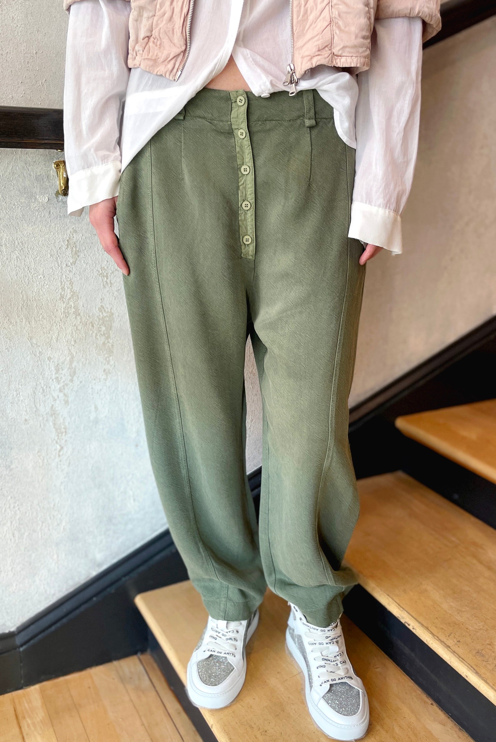 Ergonomic Drop Crotch Cupro Trousers - Green by Transit Par-Such — view 3