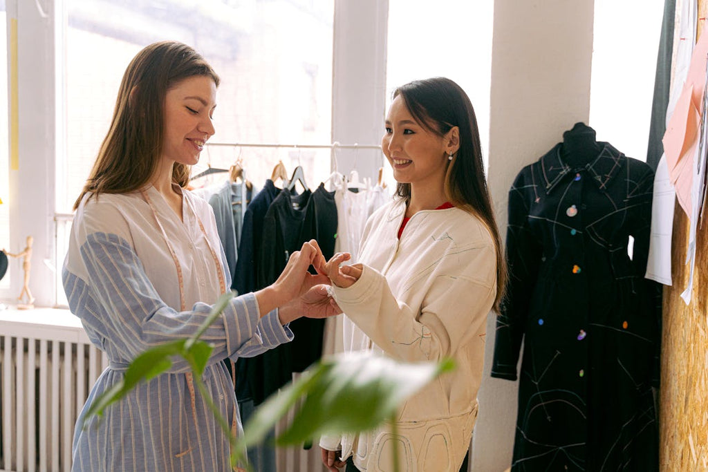 Why Fit, Fabric, and Finish Matter in Luxury Women’s Clothing Online