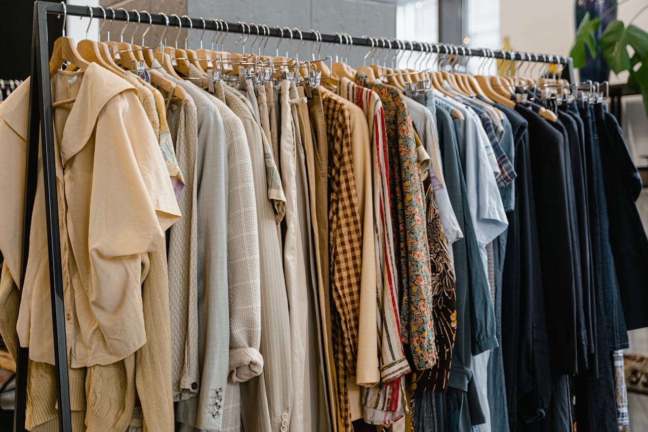 Luxury Women’s Clothing Online for Festive Gatherings and New Year Celebrations
