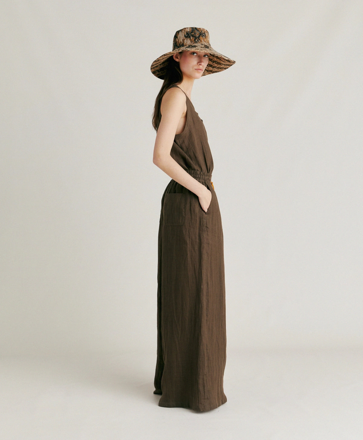 Aliterru Linen Pant - Army Green by Momonì — view 5