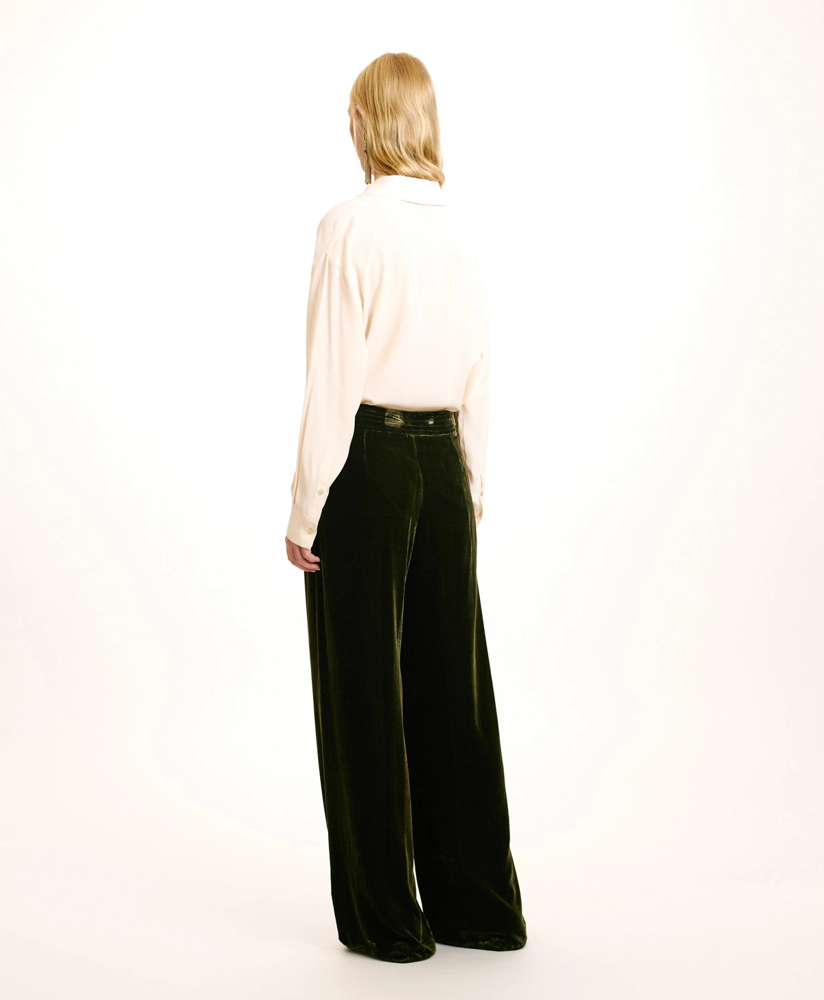 Pascal Smooth Velvet Pants - Matcha Green by Momonì — view 4