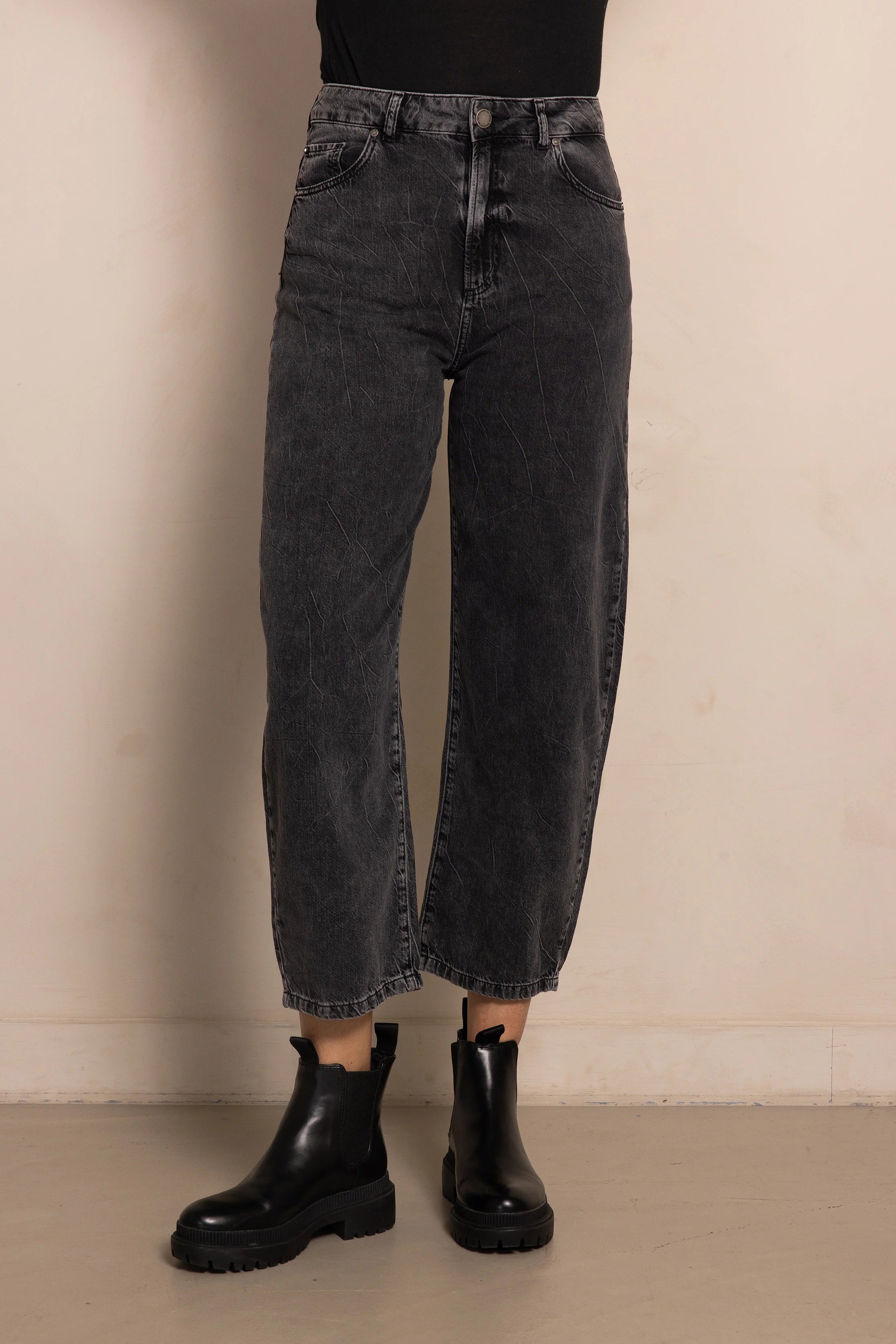 Zhiza Jean - Black by Zhrill — alternate view