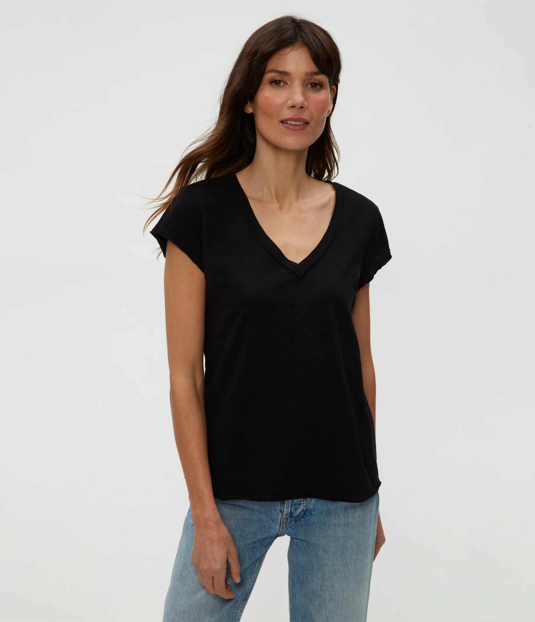 Baxter V Neck Tee - Black by Michael Stars | 25 South Boutiques