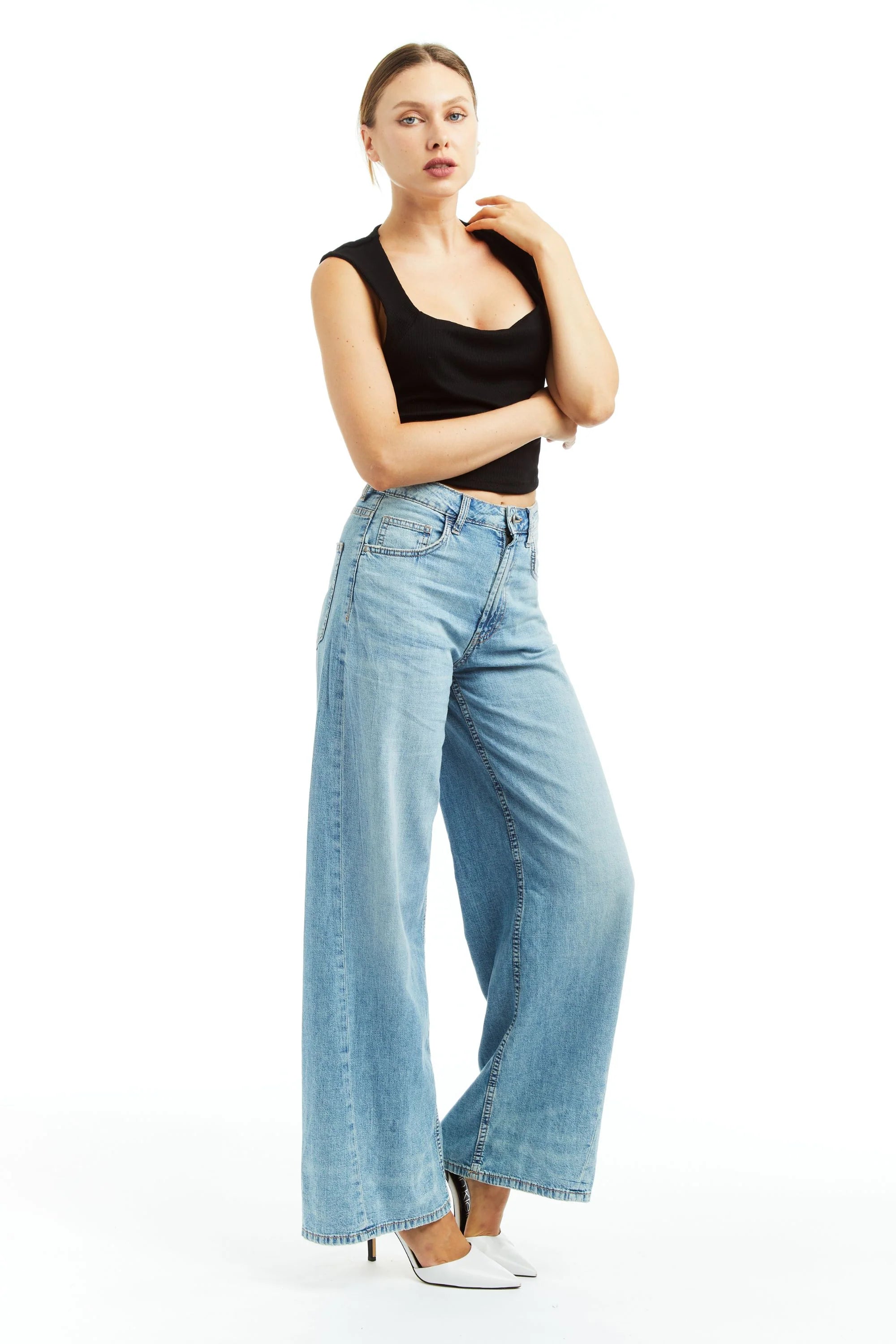 Wide Leg Curved Outseam - Medium Light Wash by Tractr | 25 South Boutiques