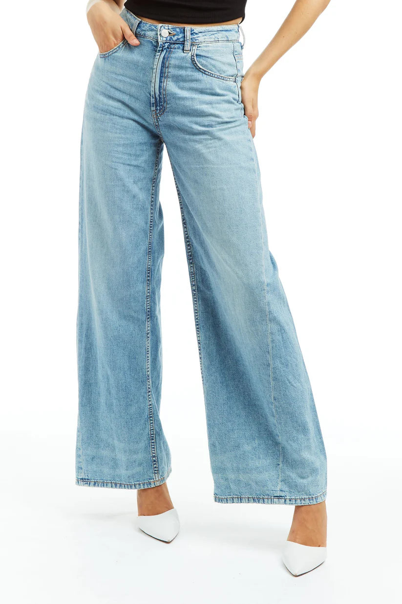 Wide Leg Curved Outseam - Medium Light Wash by Tractr — alternate view