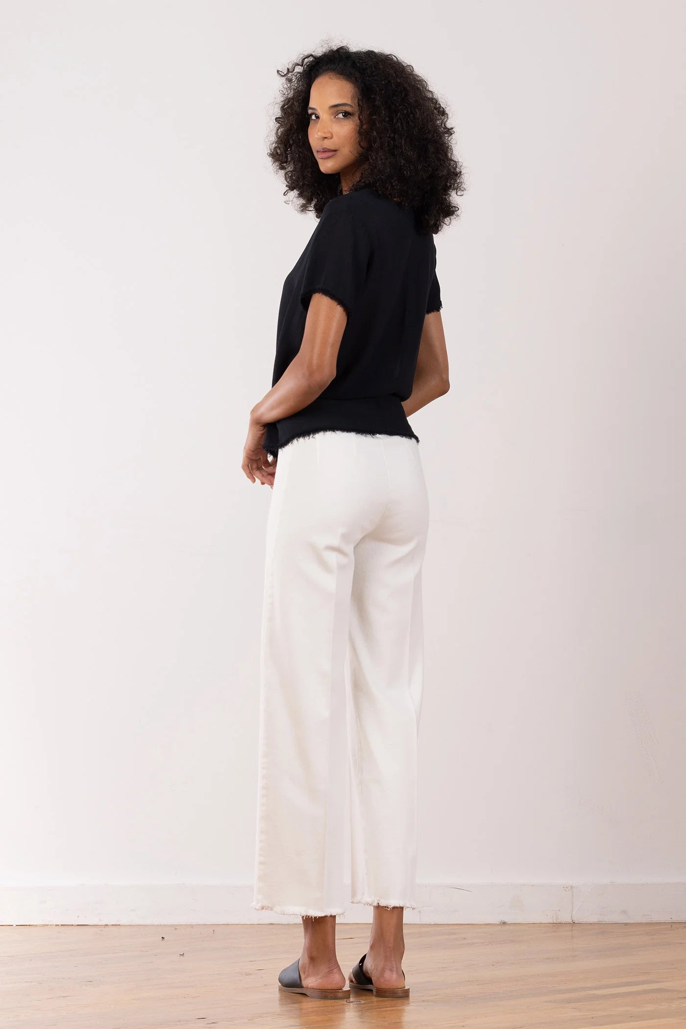 Alex Pant - White Denim by Avenue Montaigne — view 3