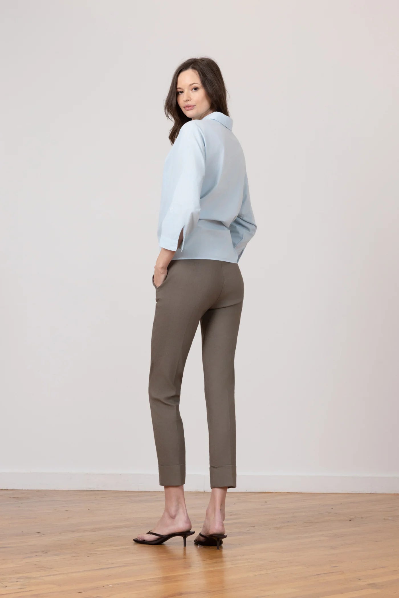 Ben Linen Pant - Moss by Avenue Montaigne — view 3