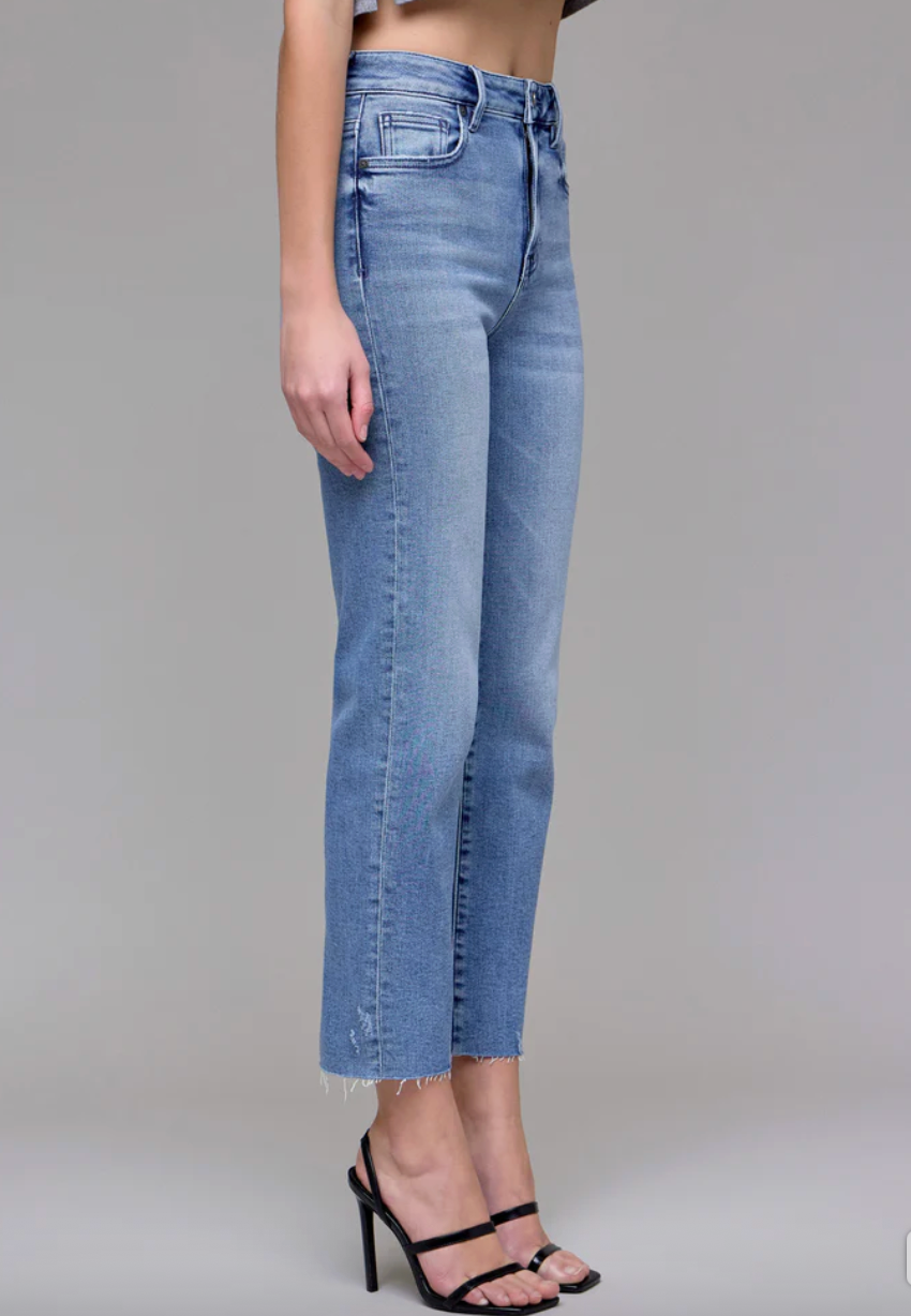 Tracey Clean Stretch Cropped Straight - Medium Wash by Hidden Jeans — view 3