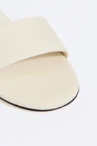 Band Flat Mule - Betholl by Liviana Conti — view 4