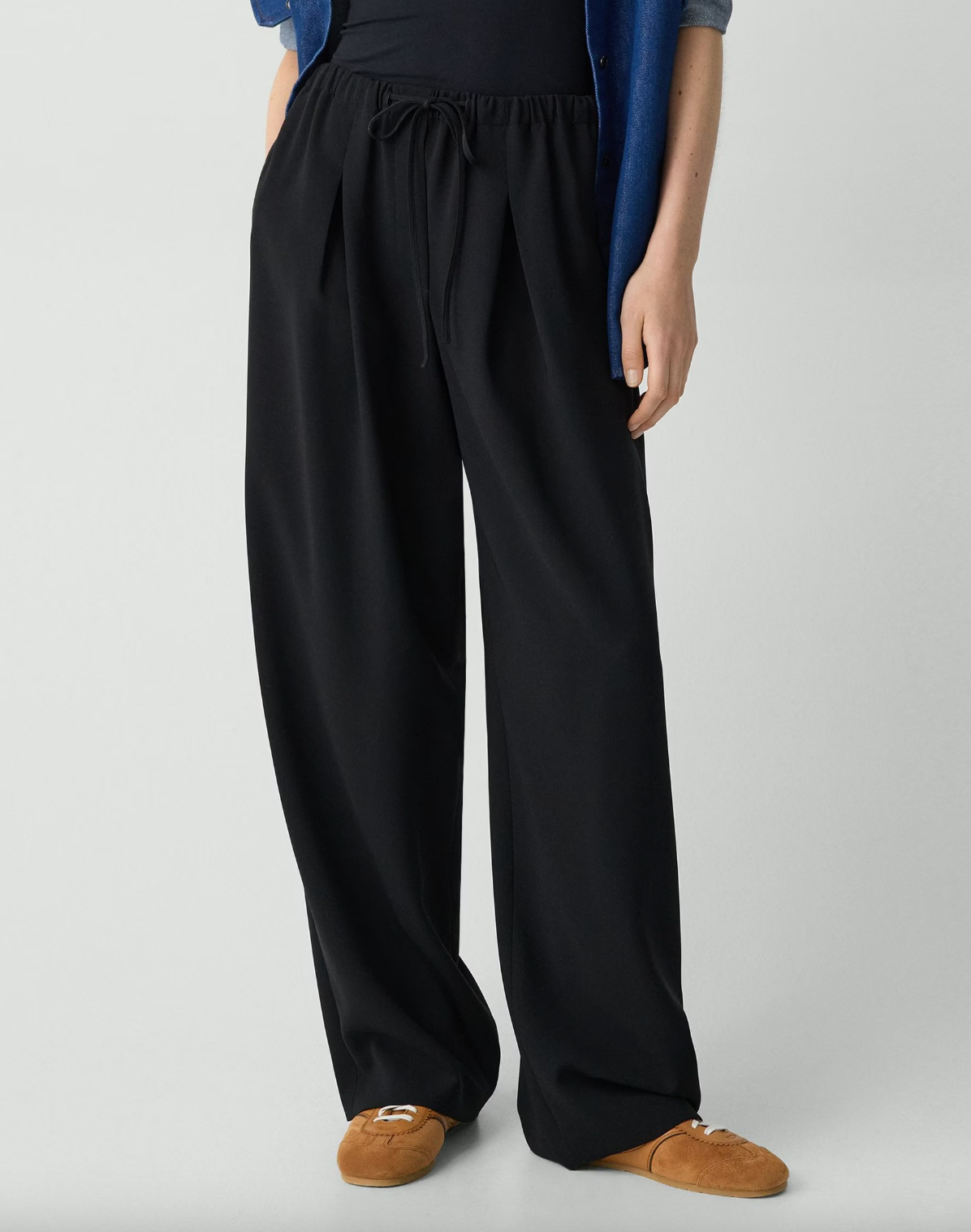 Pleated Pull-On Crepe Pant - Black by Theory — alternate view