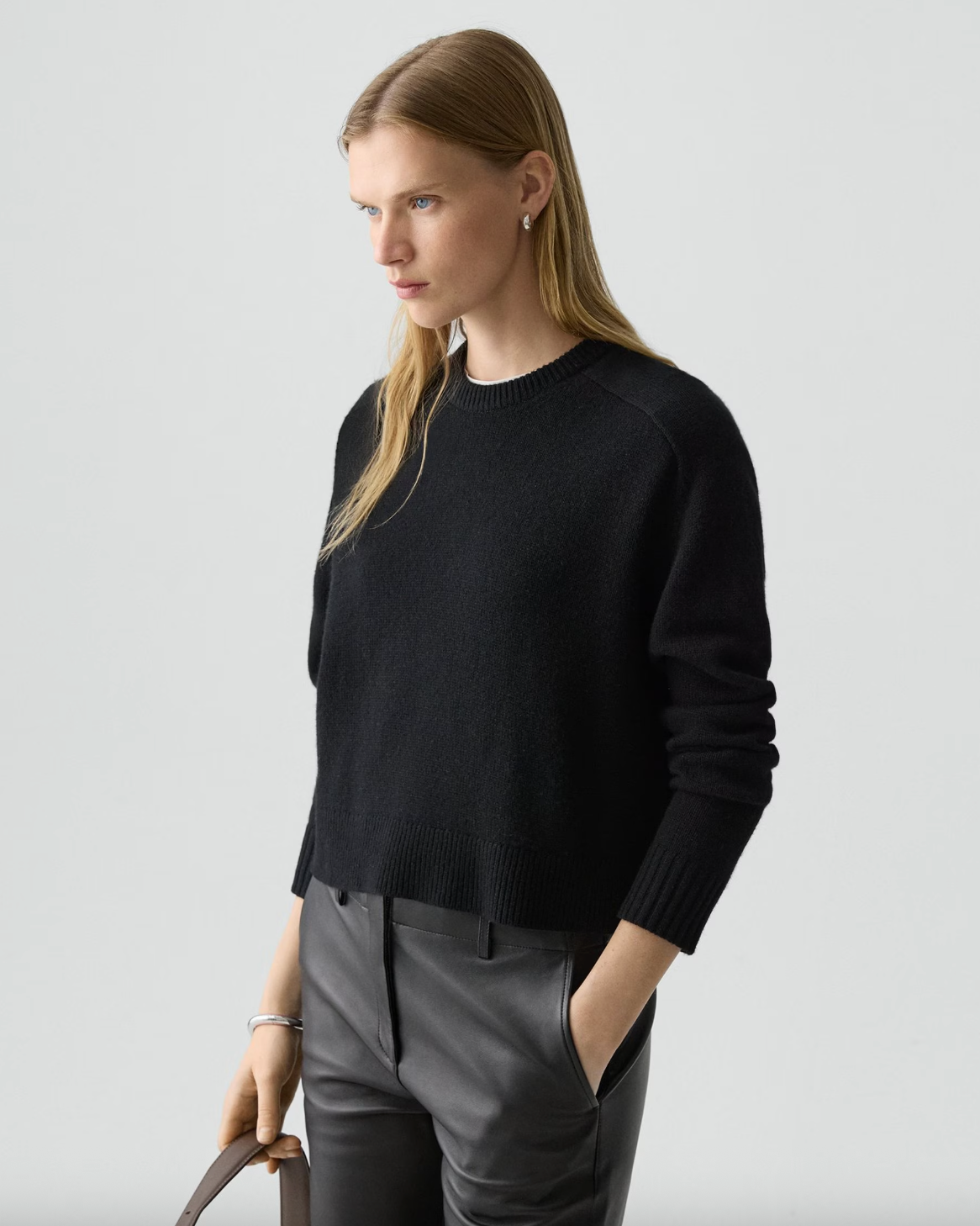 Cropped Crewneck Sweater in Cashmere - Black by Theory — alternate view