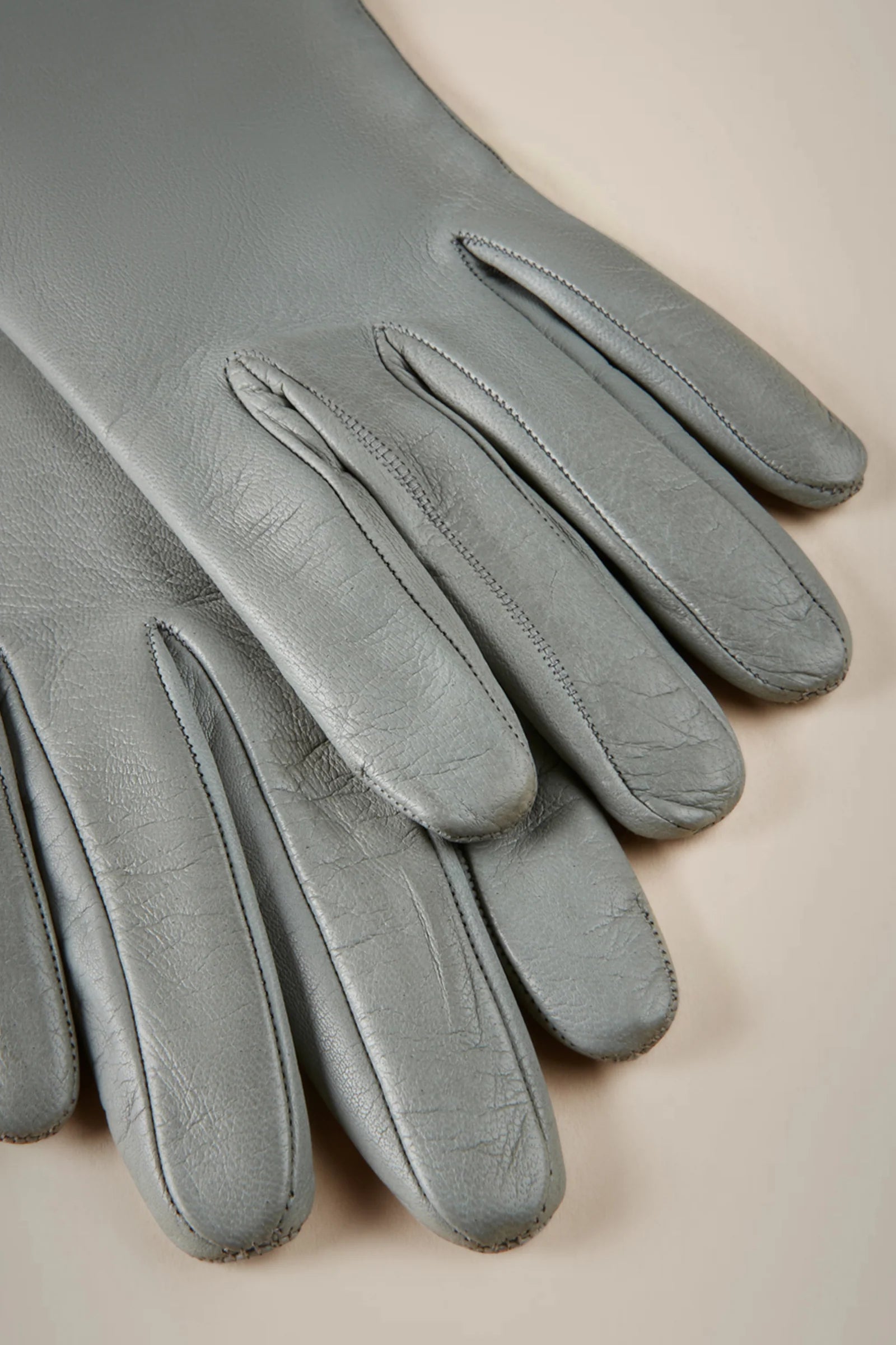 Leather Gloves - Cenere by Liviana Conti — view 3