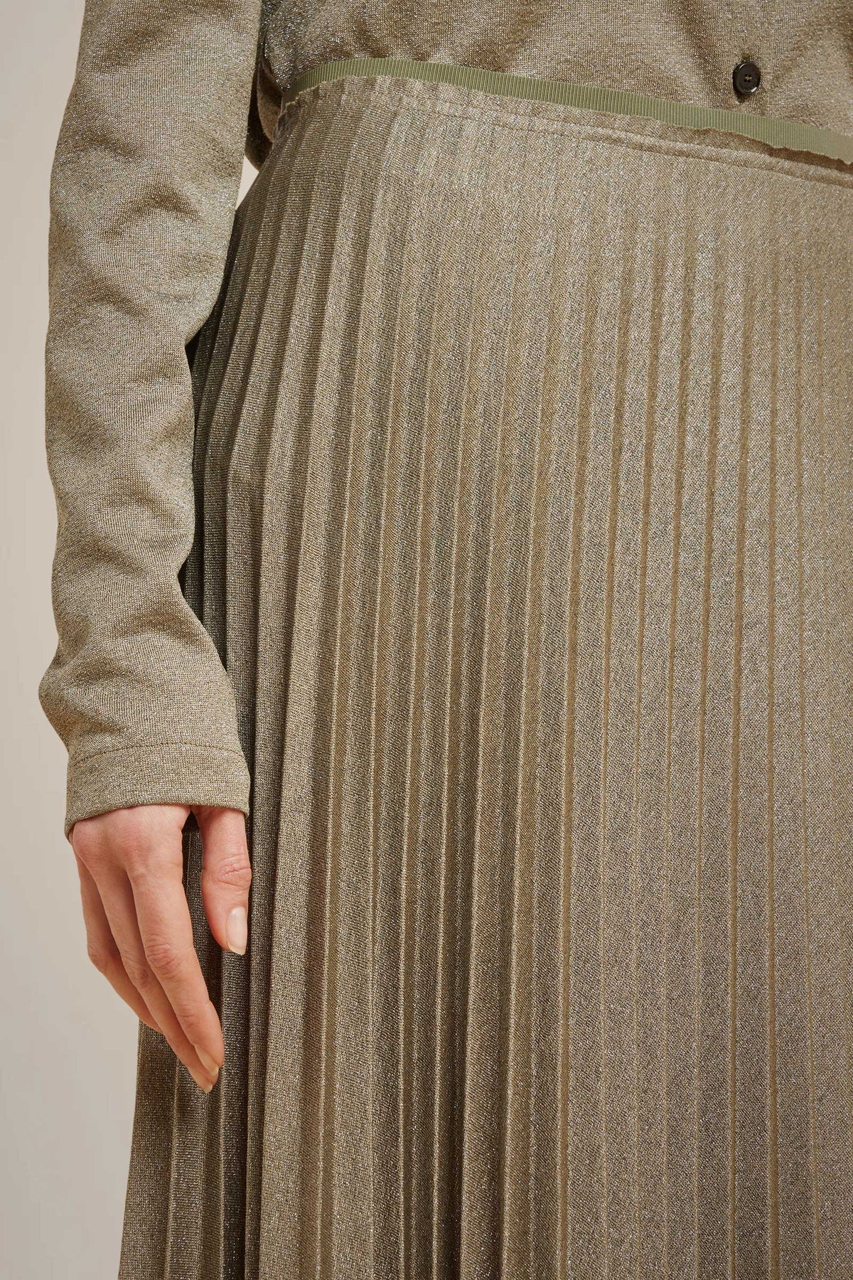 Lurex Jersey Pleated Skirt - Verde Green Pepper by Liviana Conti — view 4