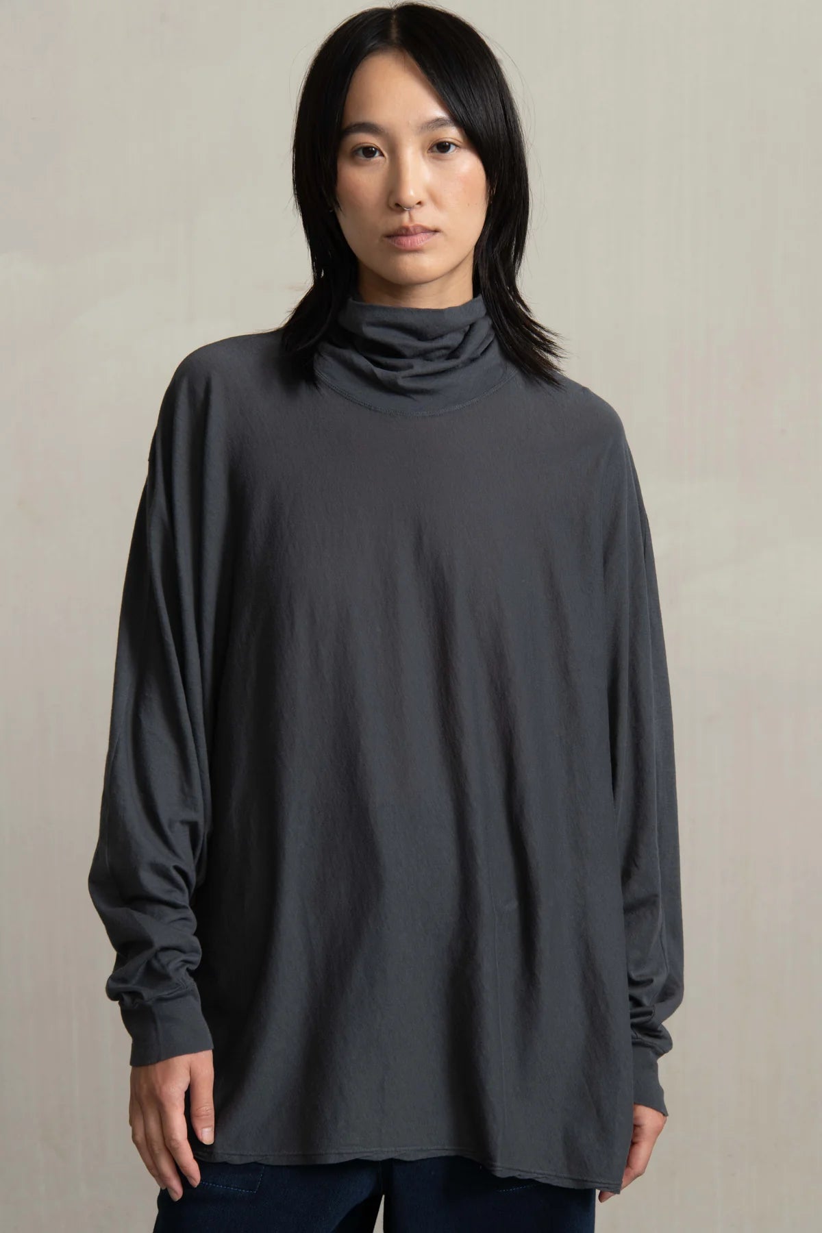Budle Oversize Tee - Graphite by Humanoid | 25 South Boutiques