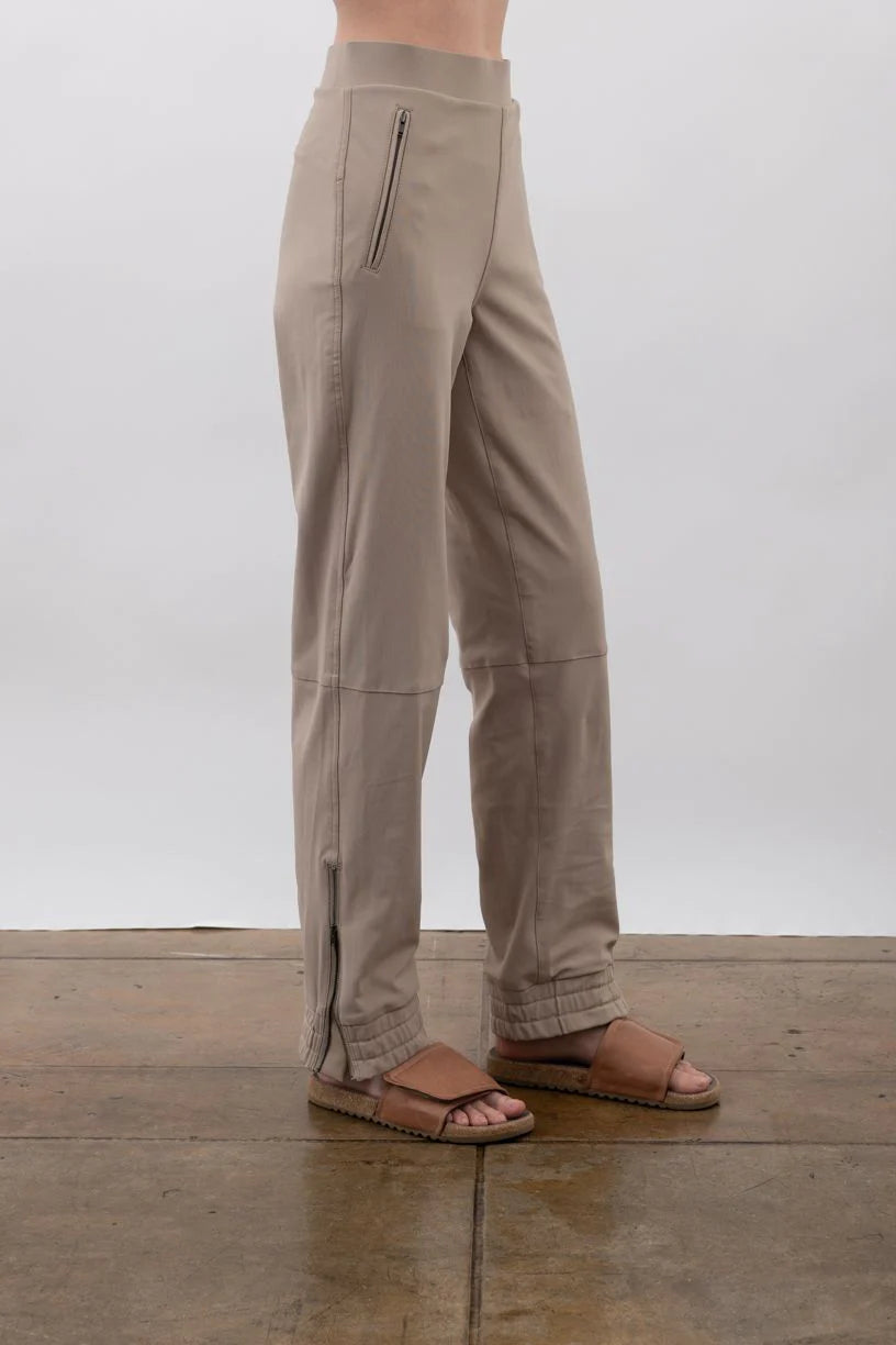 Valora Tech Stretch Jogger - Desert by Elaine Kim | 25 South Boutiques