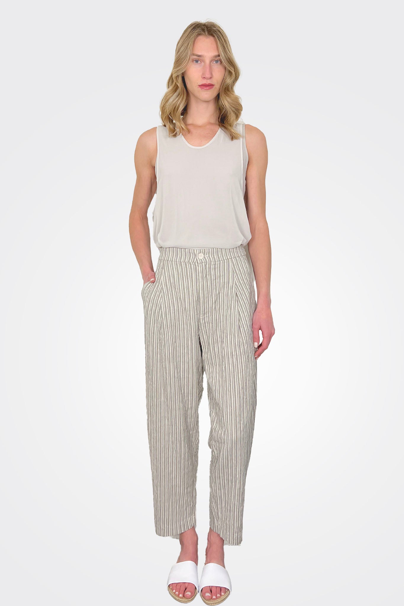 Comfort Crop Embossed Trousers - Grey by Transit Par-Such | 25 South Boutiques