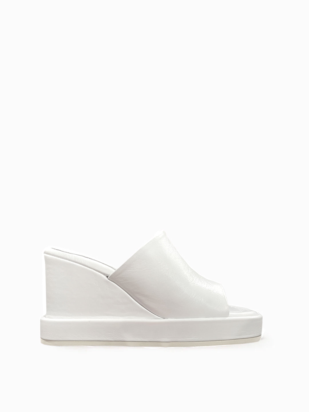 Jael Wedge - White by Equitare | 25 South Boutiques