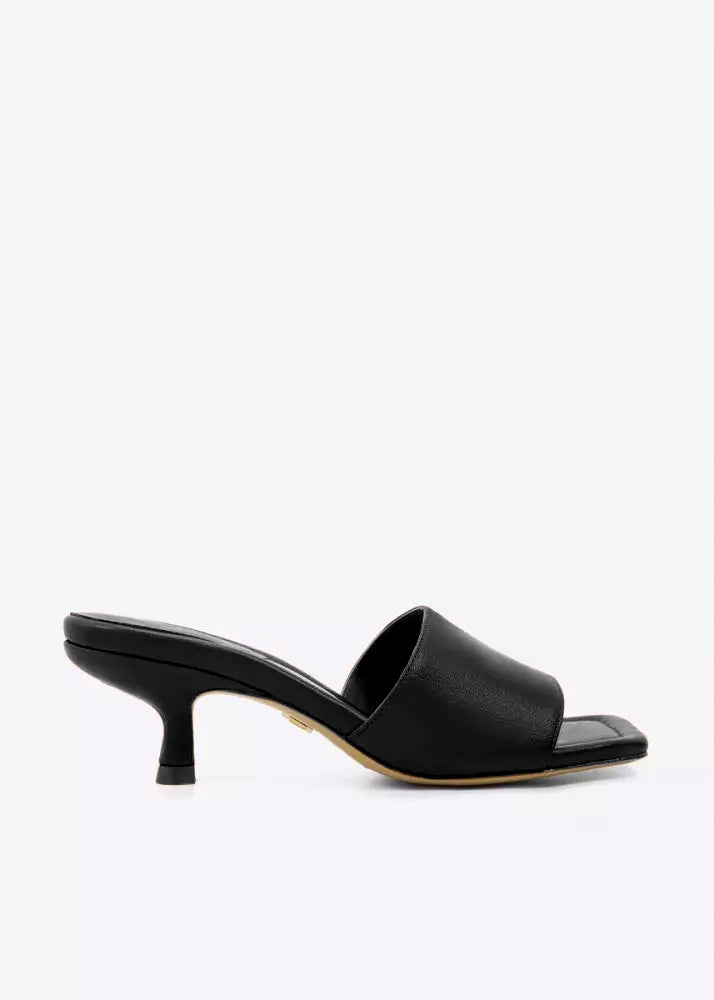 Jone Sandal - Black by Lola Cruz | 25 South Boutiques