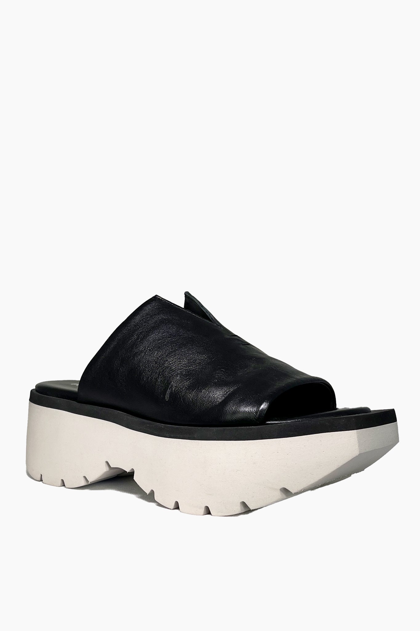 Maki Sandal - Nero by Patrizia Bonfanti — alternate view