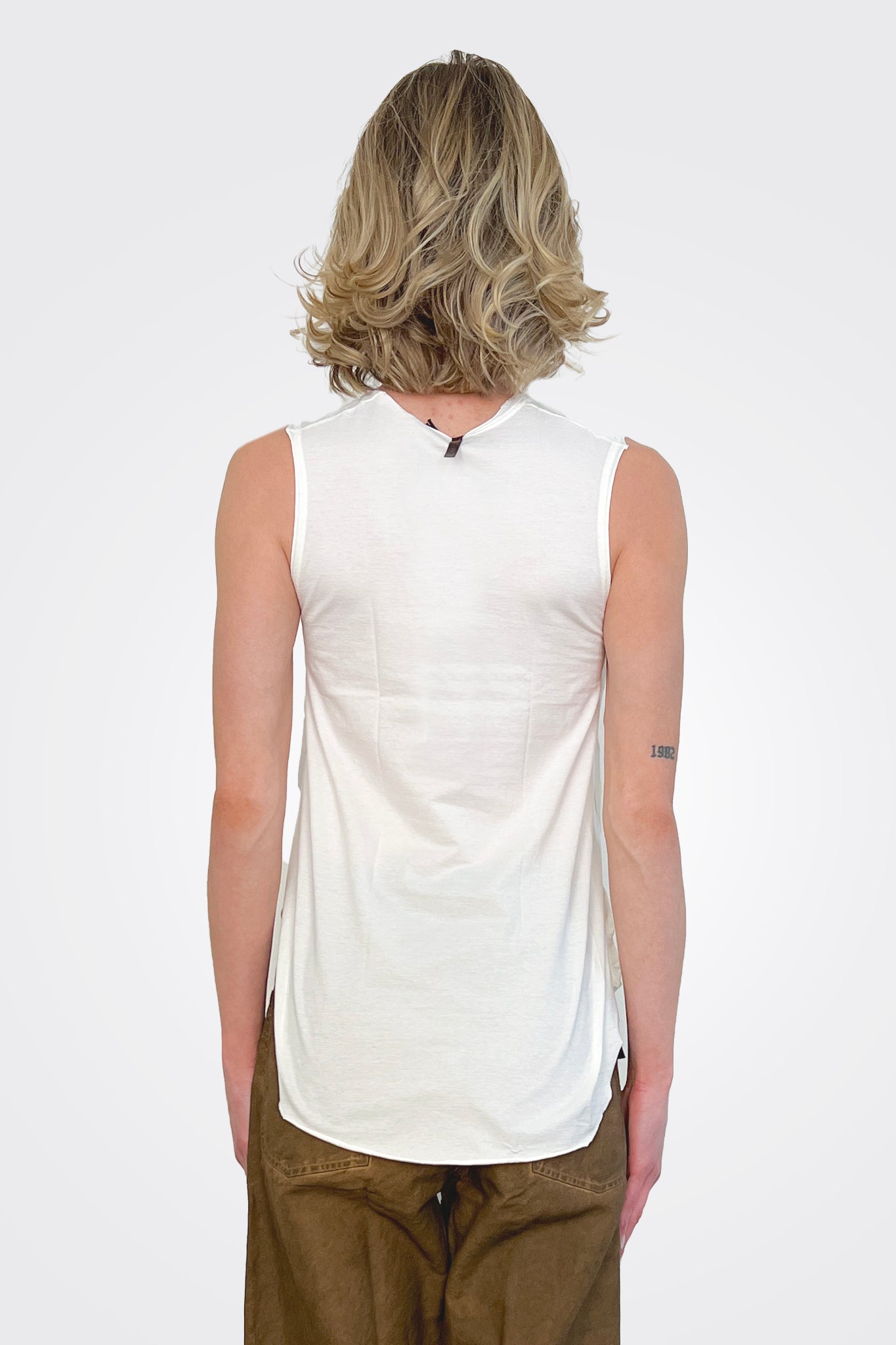 Cut Edge Tank - Natural by Serie Numerica — alternate view