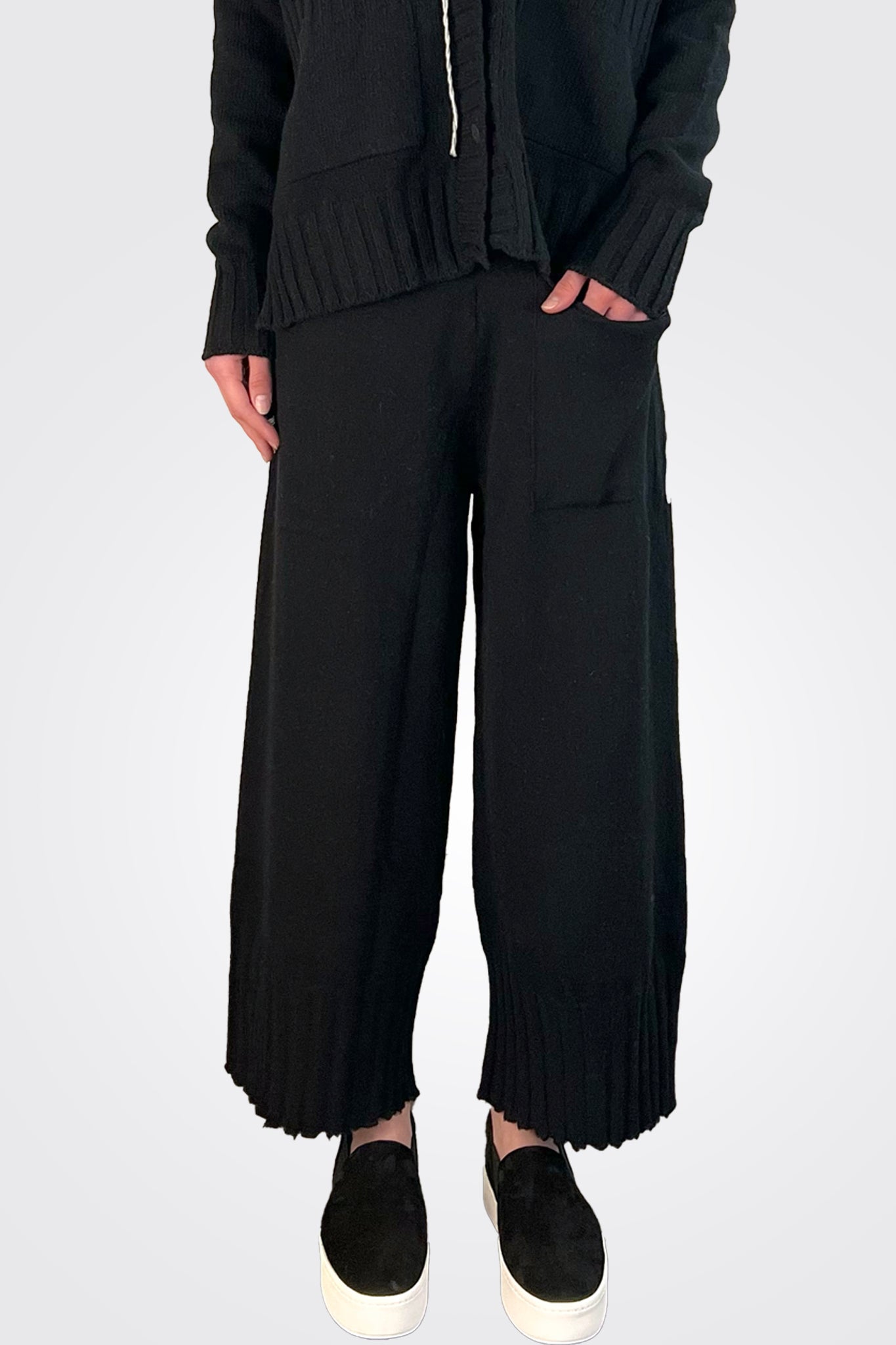 Cashmere Ribbed Bottom Trousers - Black by Serie Numerica — alternate view