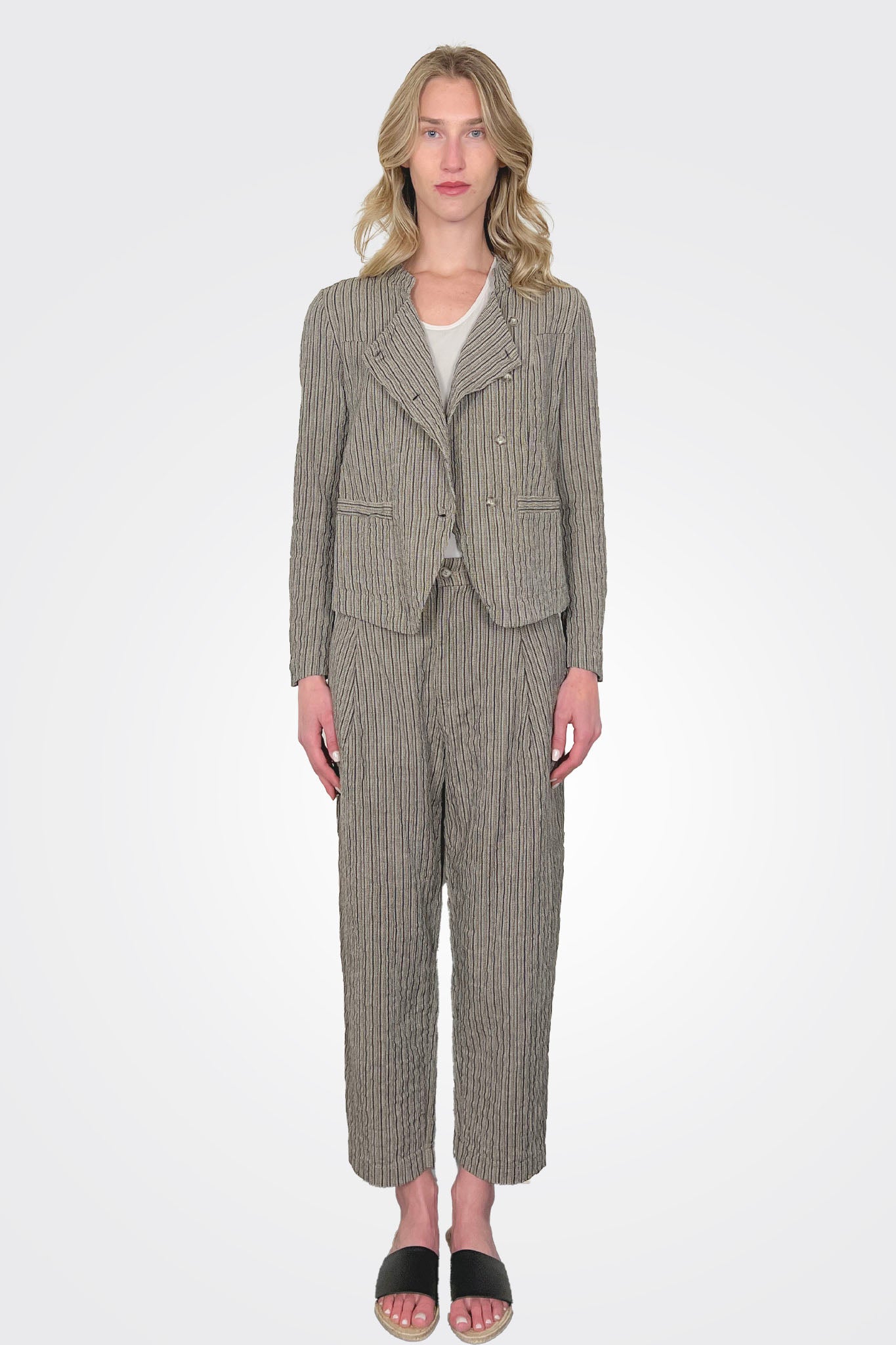 Comfort Crop Embossed Trousers - Taupe by Transit Par-Such | 25 South Boutiques