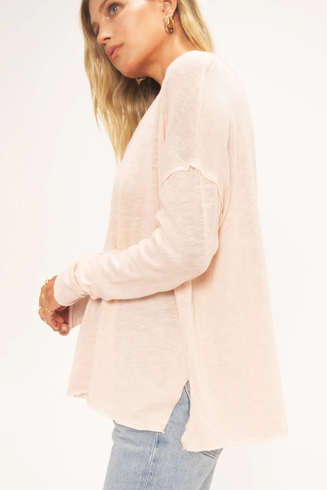 Mae Textured Relaxed V Neck L/S - Cameo Rose by Project Social T — view 3