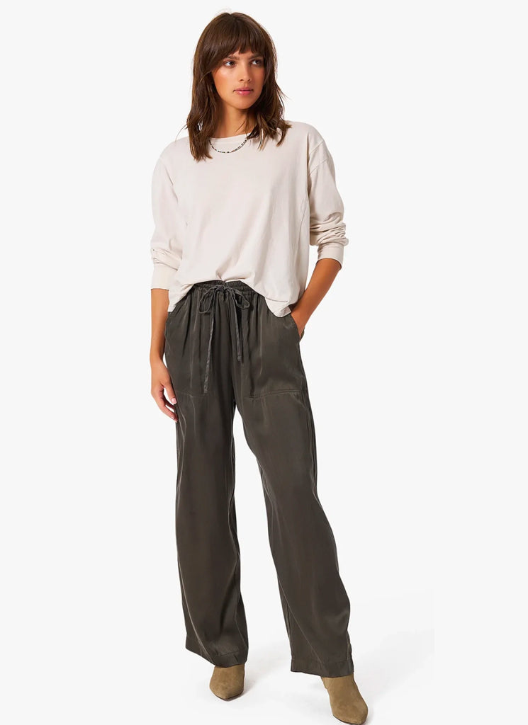 Luca Silk Pant - Moss by Xirena | 25 South Boutiques