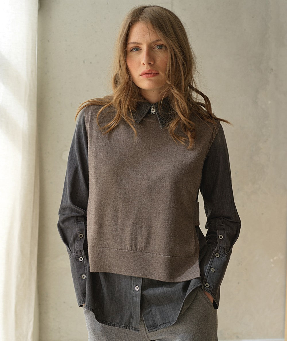 Mokin Sweater - Taupe by Hana San — alternate view