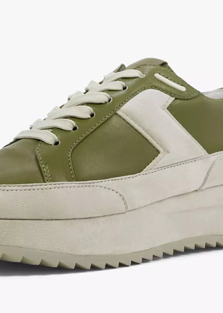 Pali Sneaker - Verde by Lola Cruz — view 4