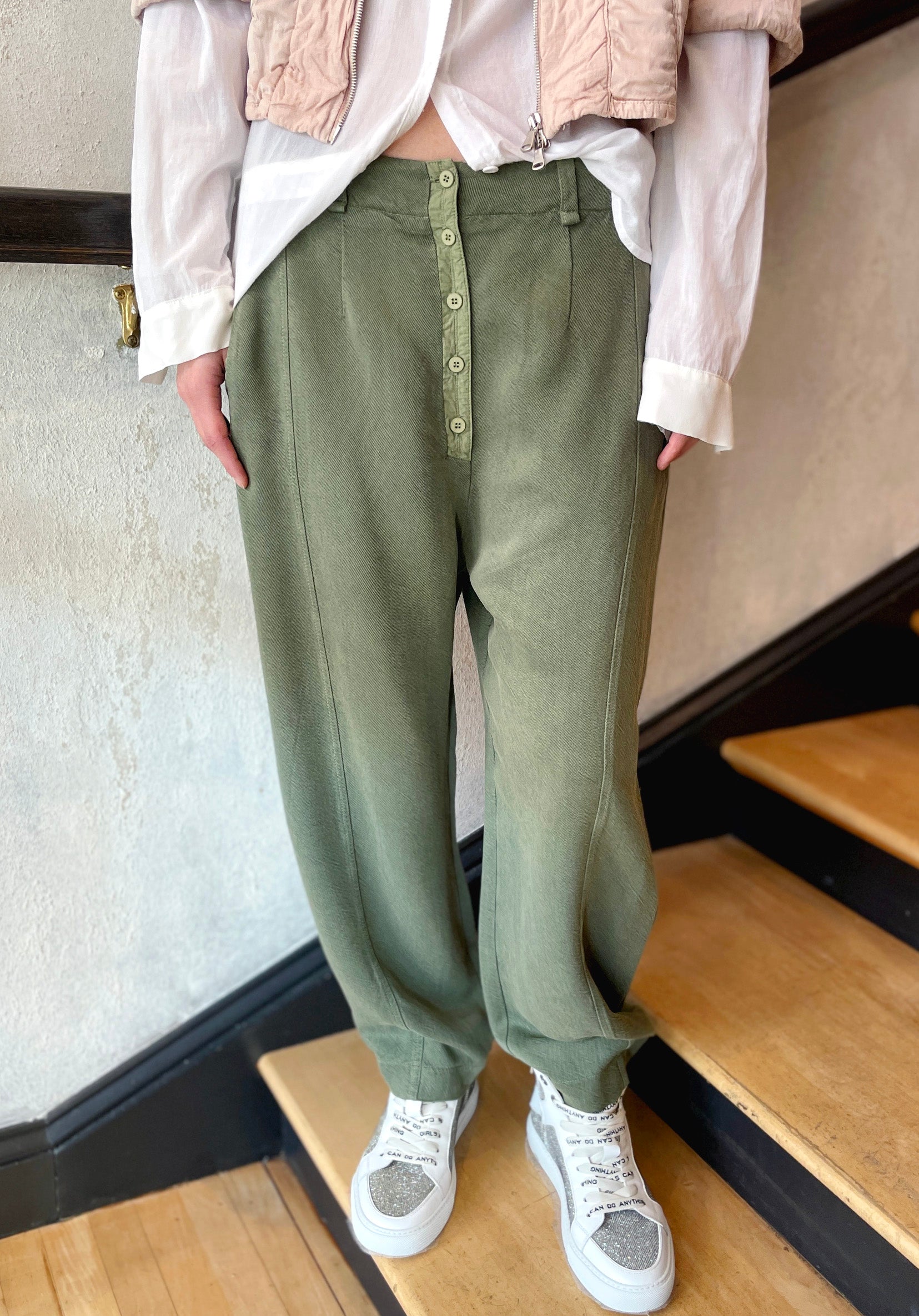 Ergonomic Drop Crotch Cupro Trousers - Green by Transit Par-Such — view 3