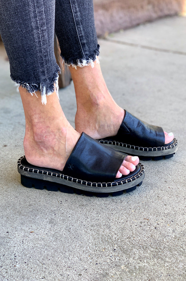 Mayumi Sandal - Nero by Patrizia Bonfanti — view 4